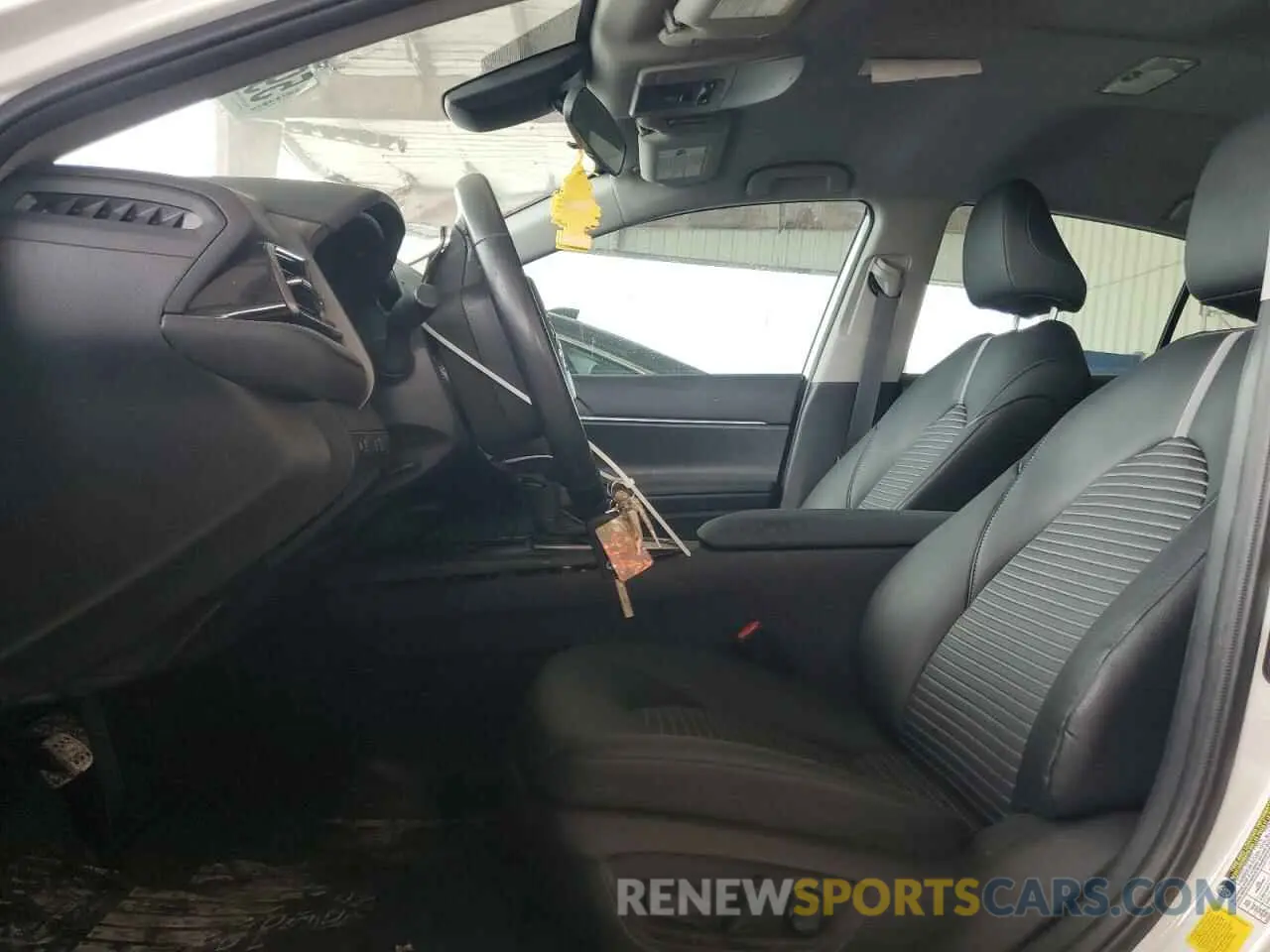 7 fotografías del automóvil dañado 4T1G11AK6RU851030 TOYOTA CAMRY 2024
