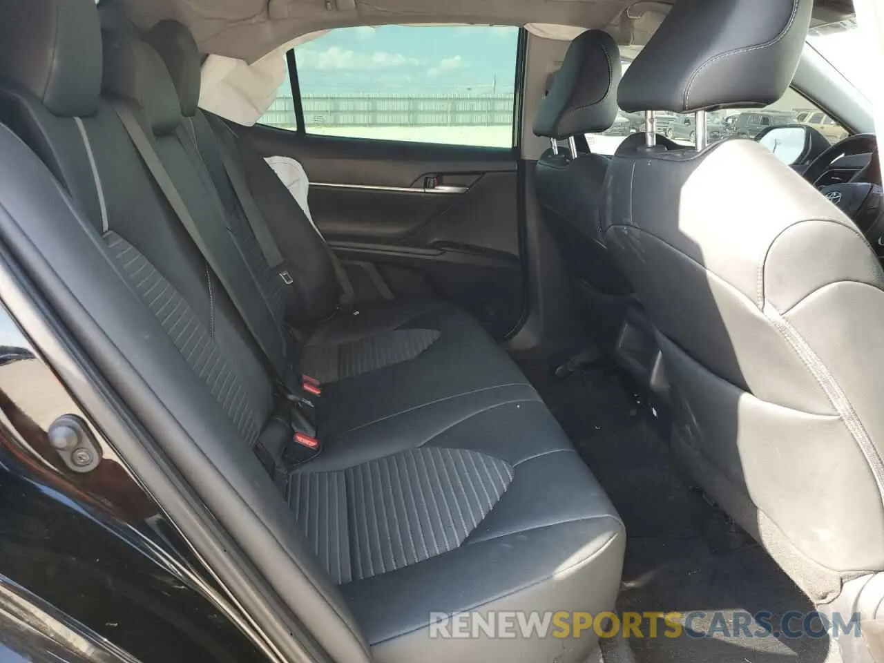 10 fotografías del automóvil dañado 4T1G11AK6RU882942 TOYOTA CAMRY 2024