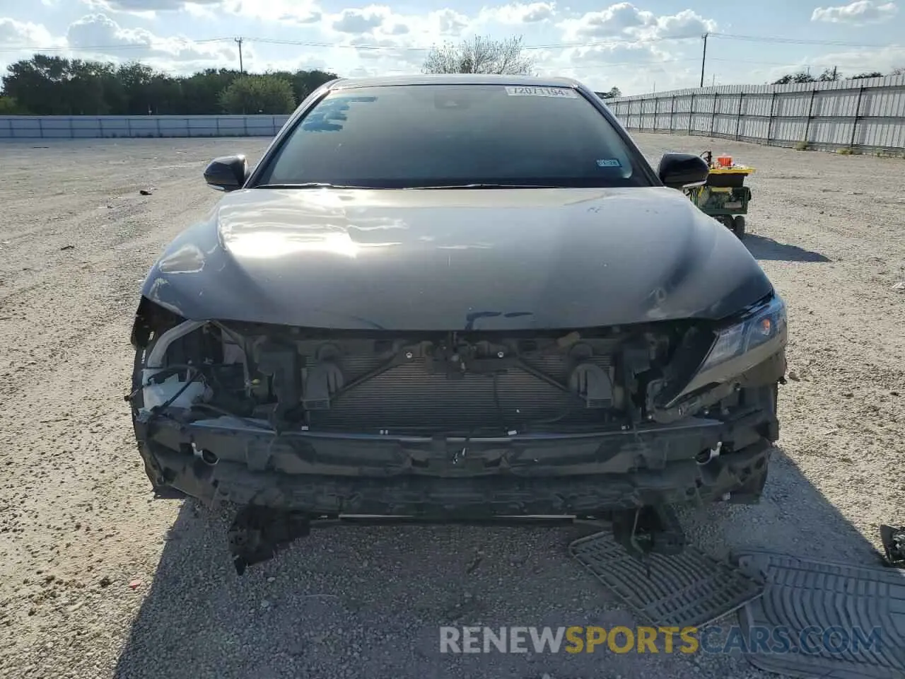5 fotografías del automóvil dañado 4T1G11AK6RU882942 TOYOTA CAMRY 2024