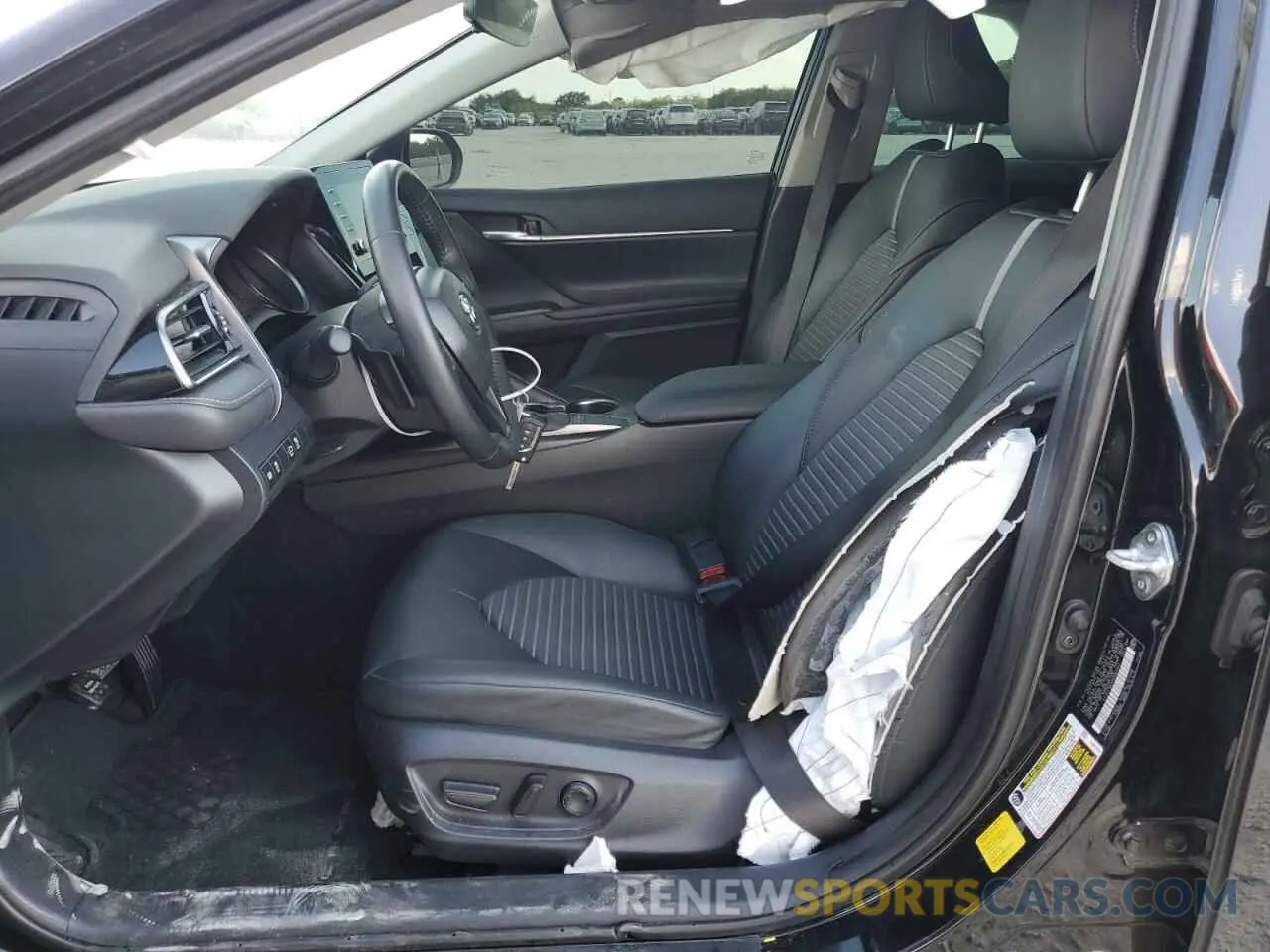 7 fotografías del automóvil dañado 4T1G11AK6RU882942 TOYOTA CAMRY 2024