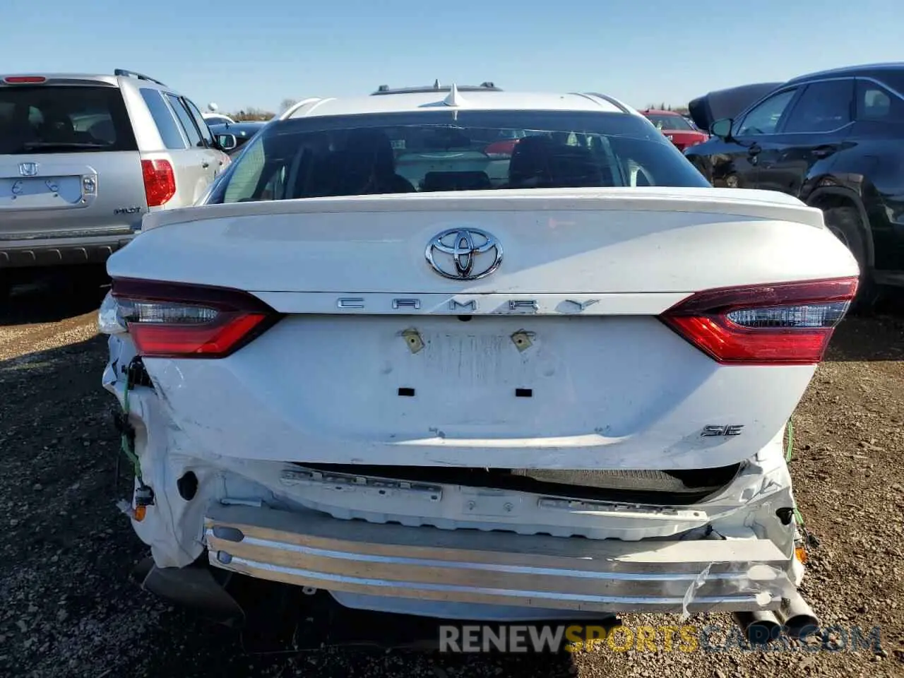 6 fotografías del automóvil dañado 4T1G11AK6RU892564 TOYOTA CAMRY 2024