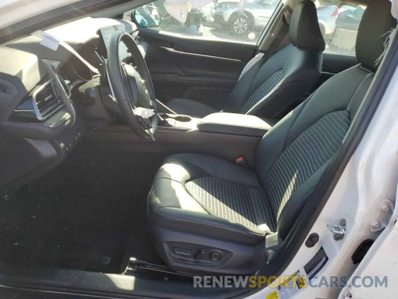 7 fotografías del automóvil dañado 4T1G11AK6RU892564 TOYOTA CAMRY 2024