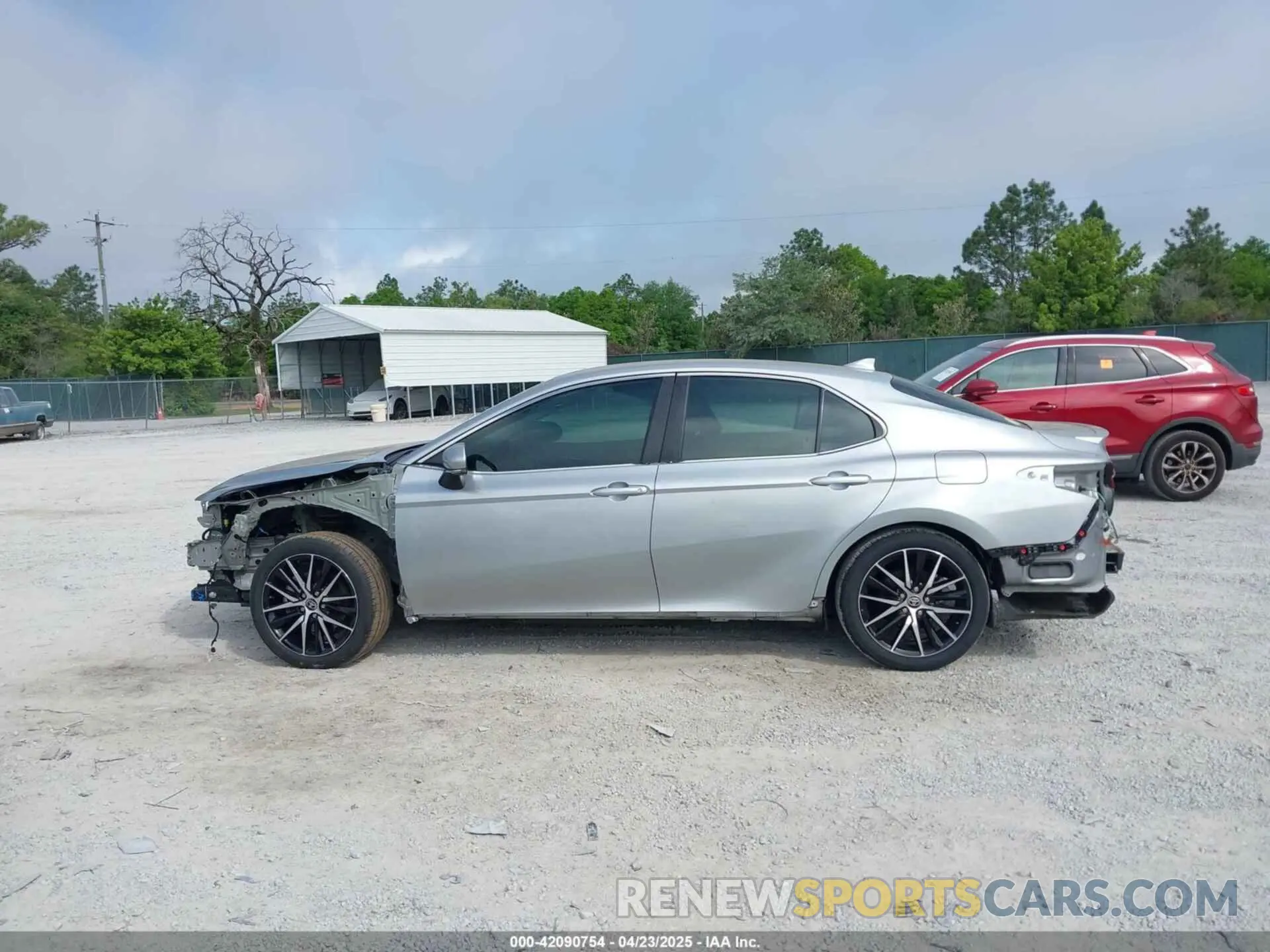 13 fotografías del automóvil dañado 4T1G11AK6RU894413 TOYOTA CAMRY 2024