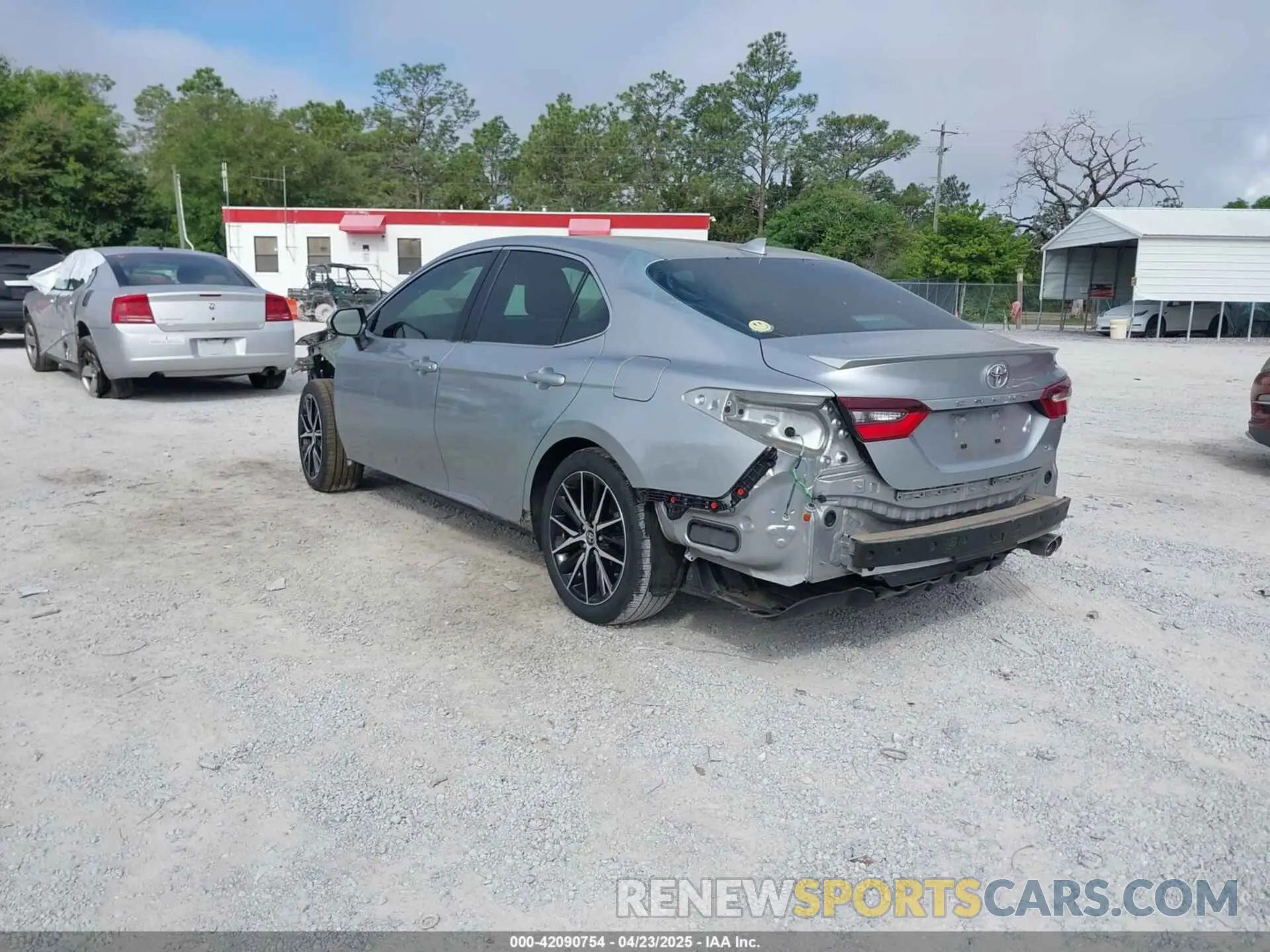 3 fotografías del automóvil dañado 4T1G11AK6RU894413 TOYOTA CAMRY 2024