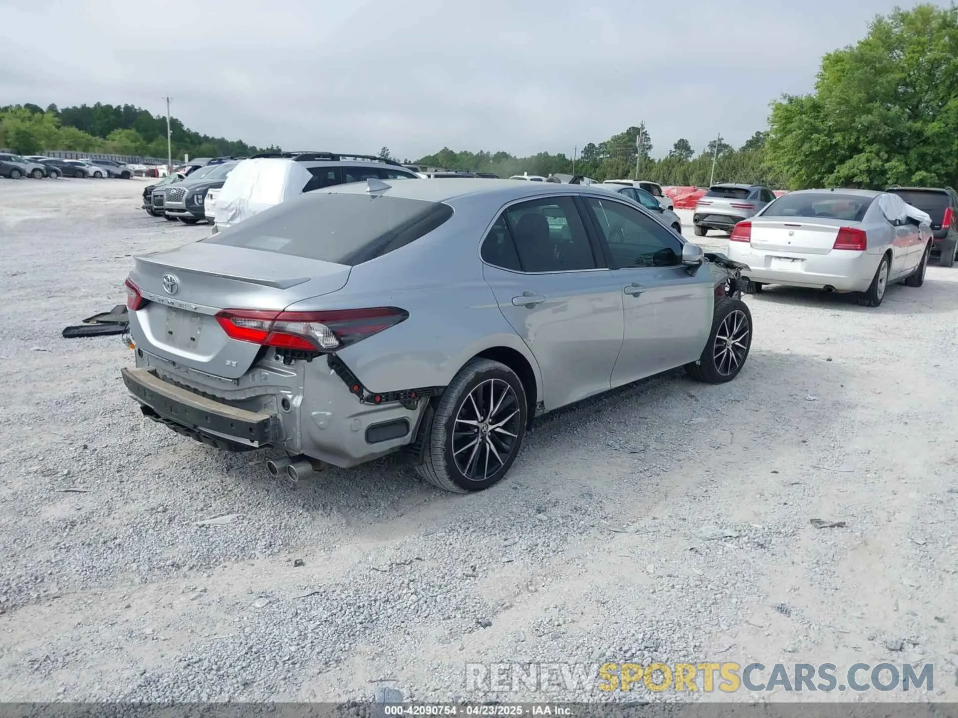 4 fotografías del automóvil dañado 4T1G11AK6RU894413 TOYOTA CAMRY 2024