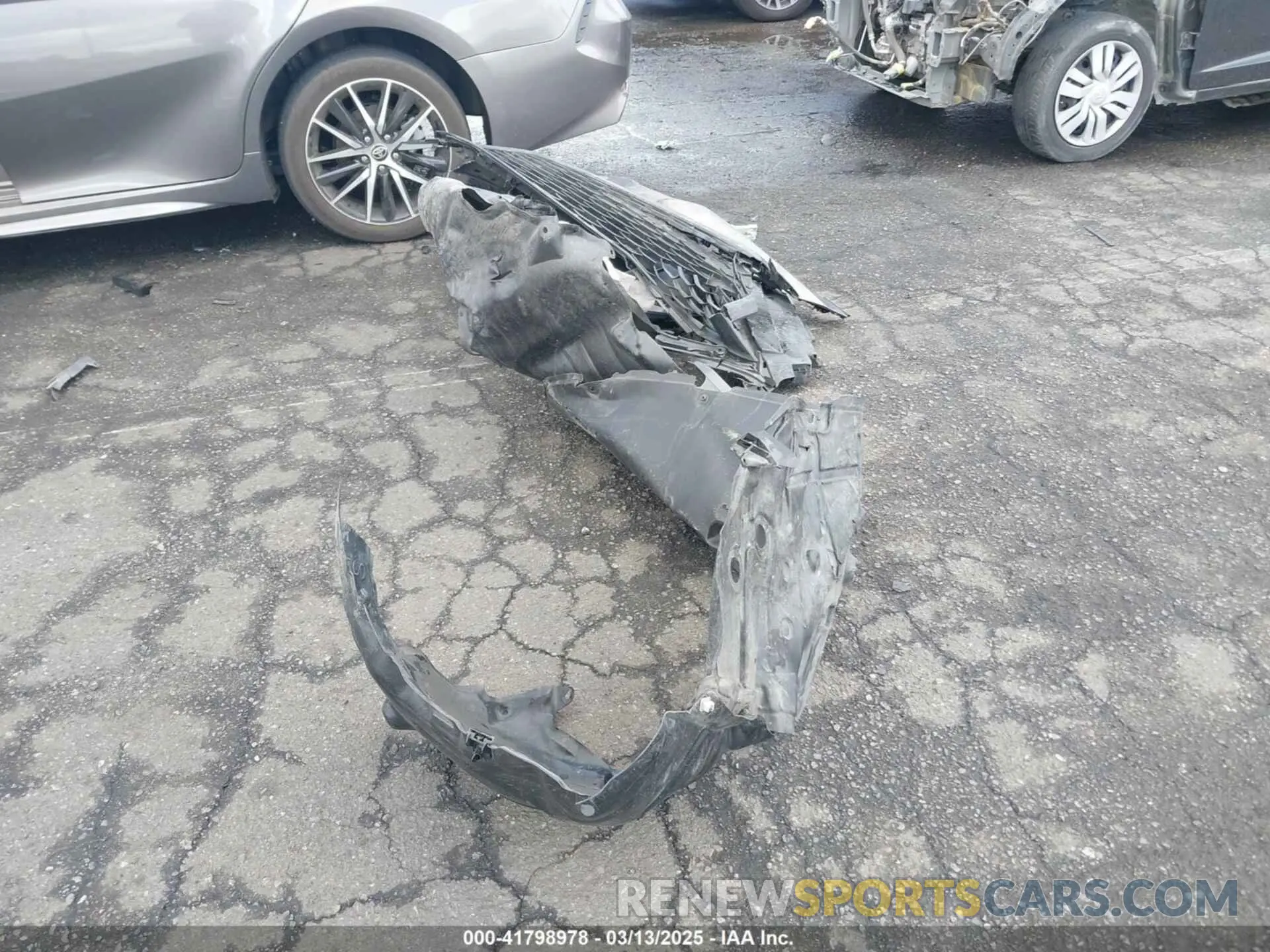 12 fotografías del automóvil dañado 4T1G11AK6RU900260 TOYOTA CAMRY 2024
