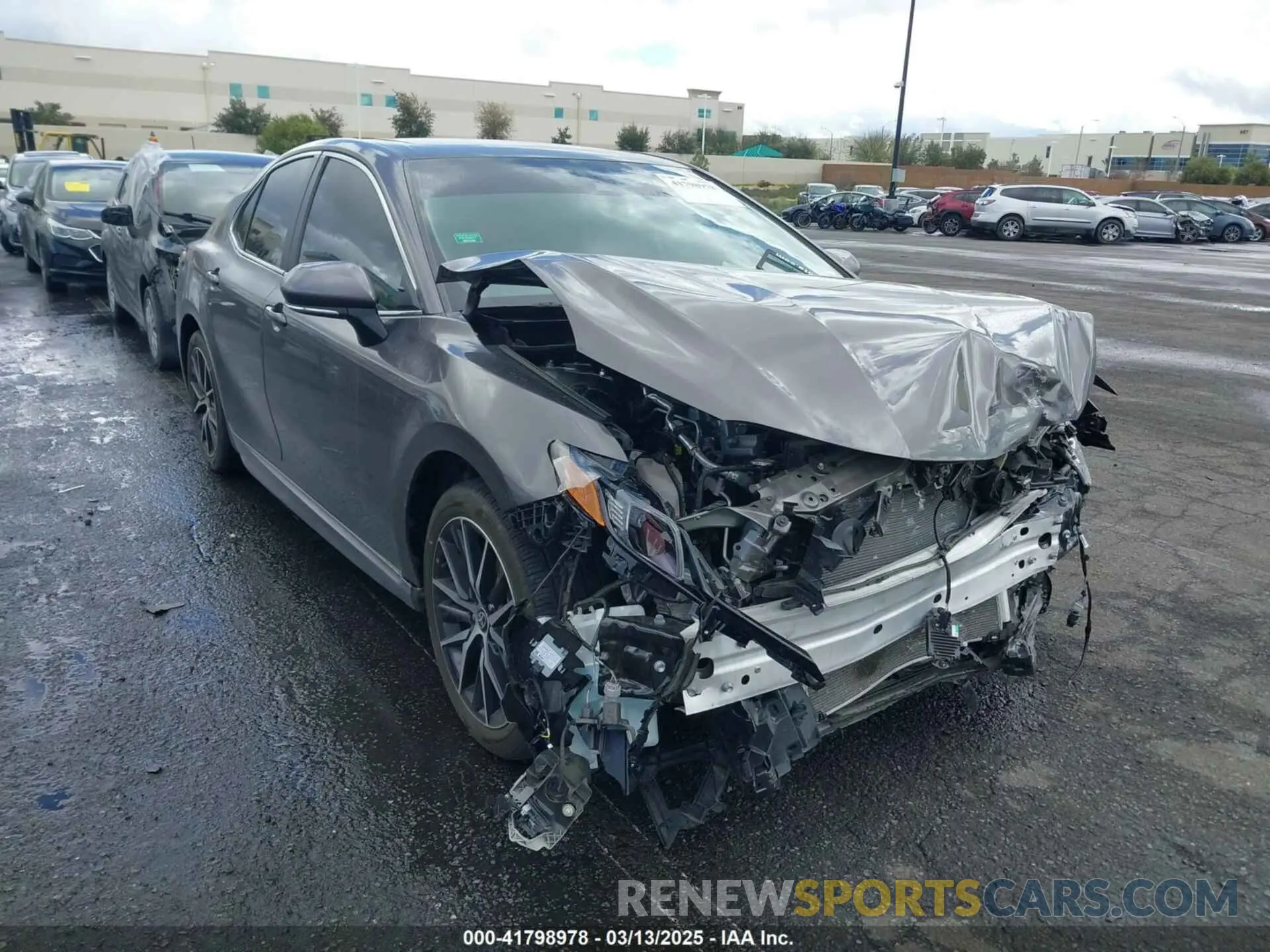 14 fotografías del automóvil dañado 4T1G11AK6RU900260 TOYOTA CAMRY 2024