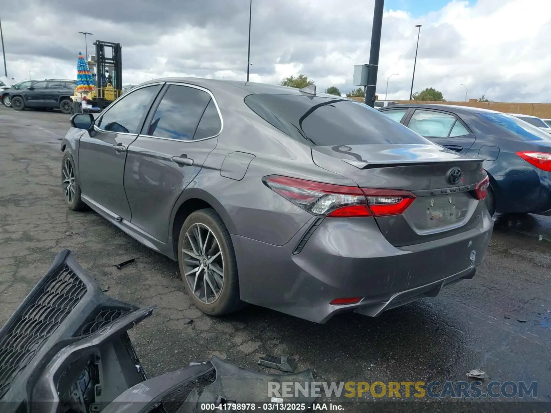 15 fotografías del automóvil dañado 4T1G11AK6RU900260 TOYOTA CAMRY 2024