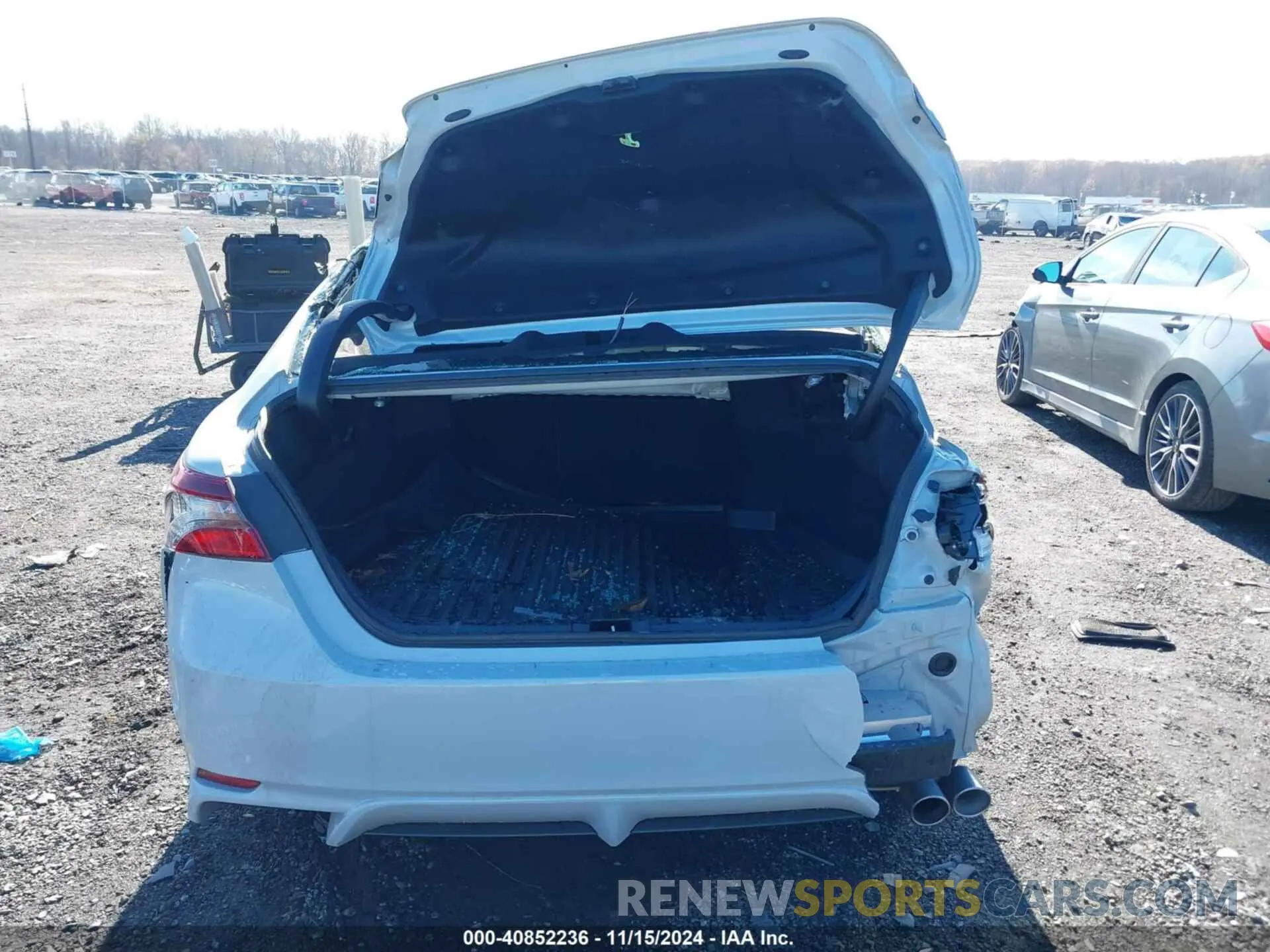 17 fotografías del automóvil dañado 4T1G11AK7RU216494 TOYOTA CAMRY 2024