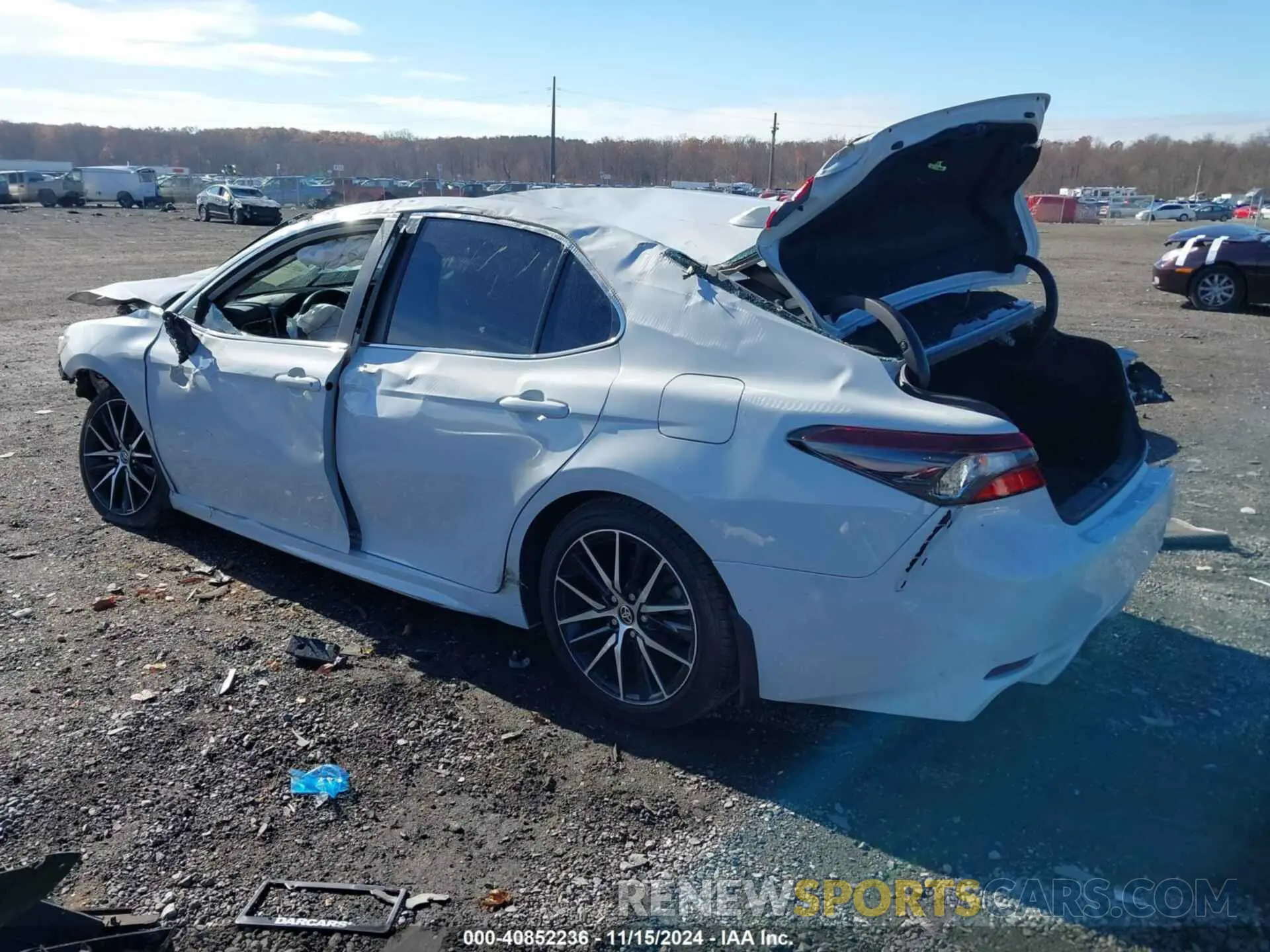 3 fotografías del automóvil dañado 4T1G11AK7RU216494 TOYOTA CAMRY 2024