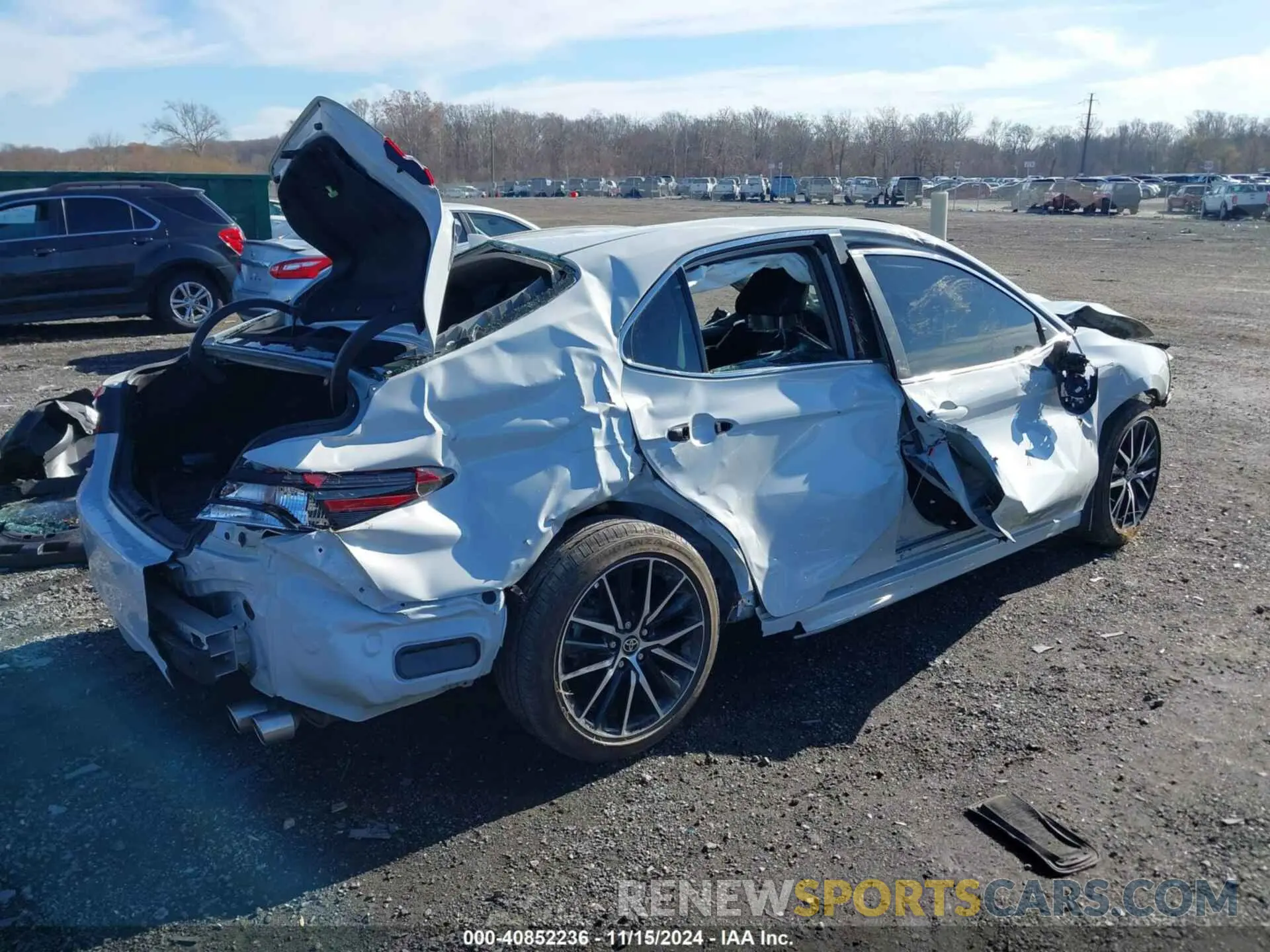 4 fotografías del automóvil dañado 4T1G11AK7RU216494 TOYOTA CAMRY 2024