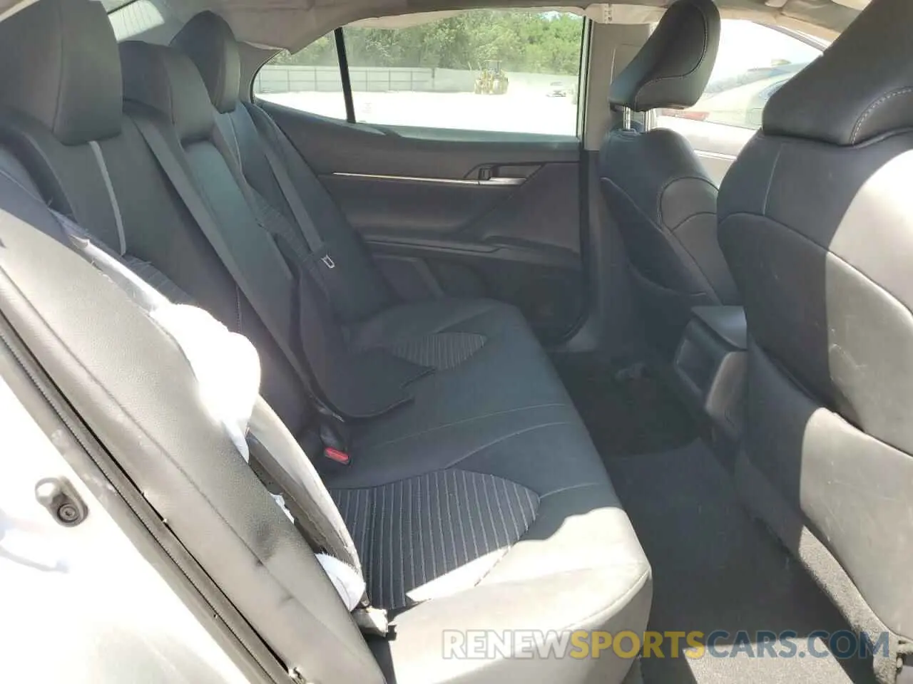 10 fotografías del automóvil dañado 4T1G11AK7RU220805 TOYOTA CAMRY 2024