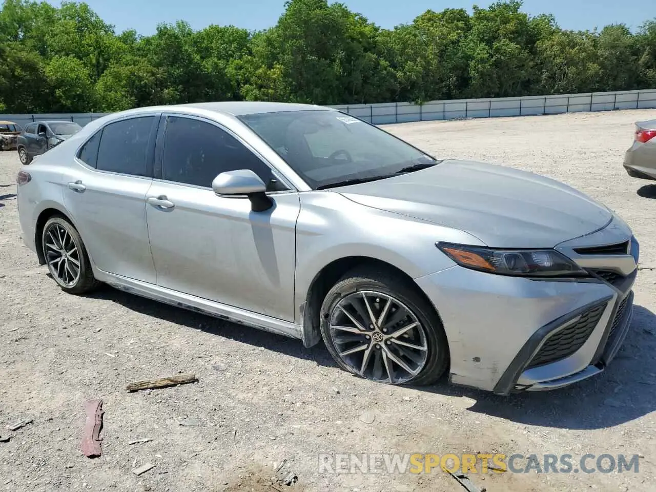 4 fotografías del automóvil dañado 4T1G11AK7RU220805 TOYOTA CAMRY 2024