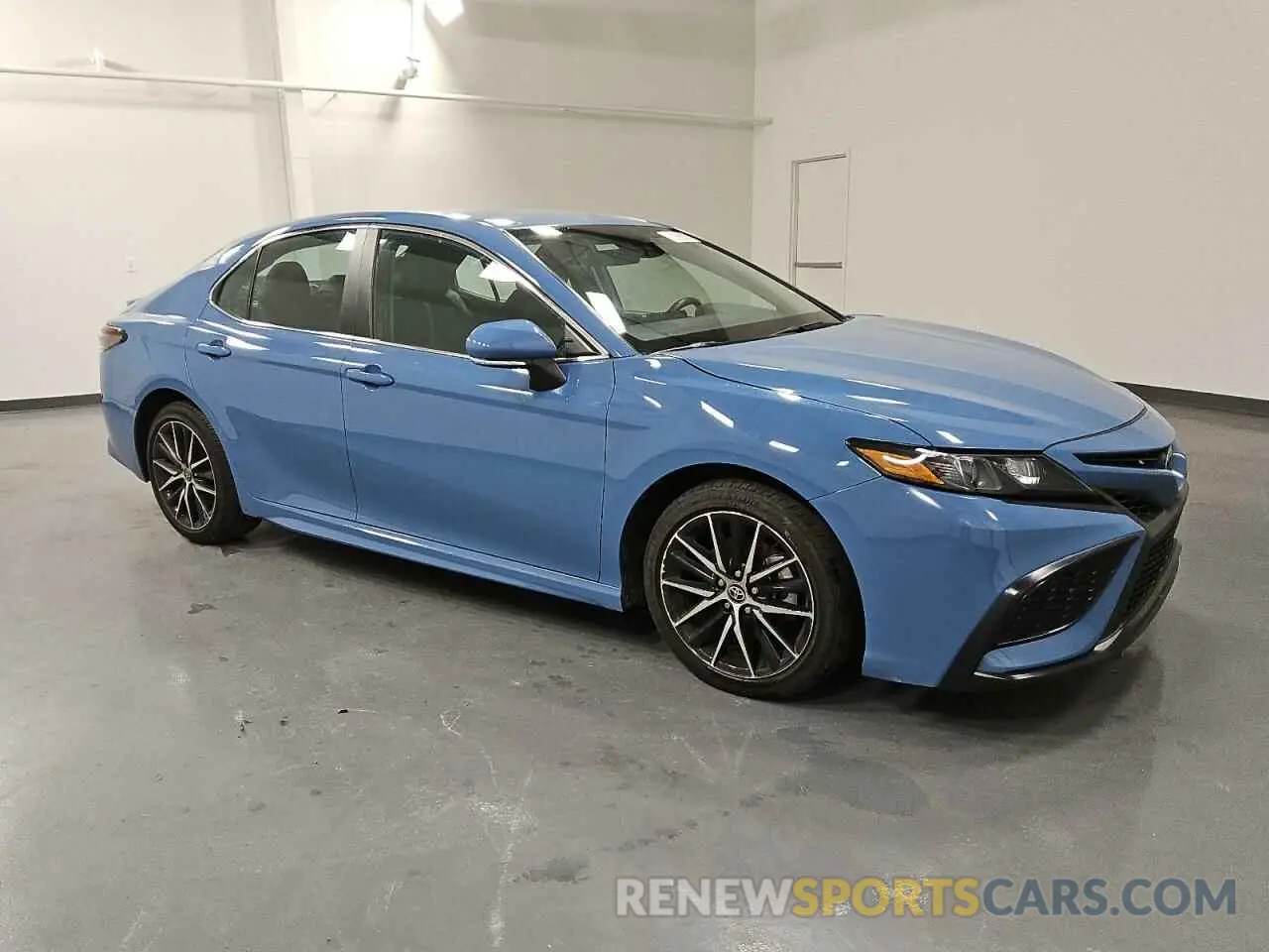 4 fotografías del automóvil dañado 4T1G11AK7RU221579 TOYOTA CAMRY 2024