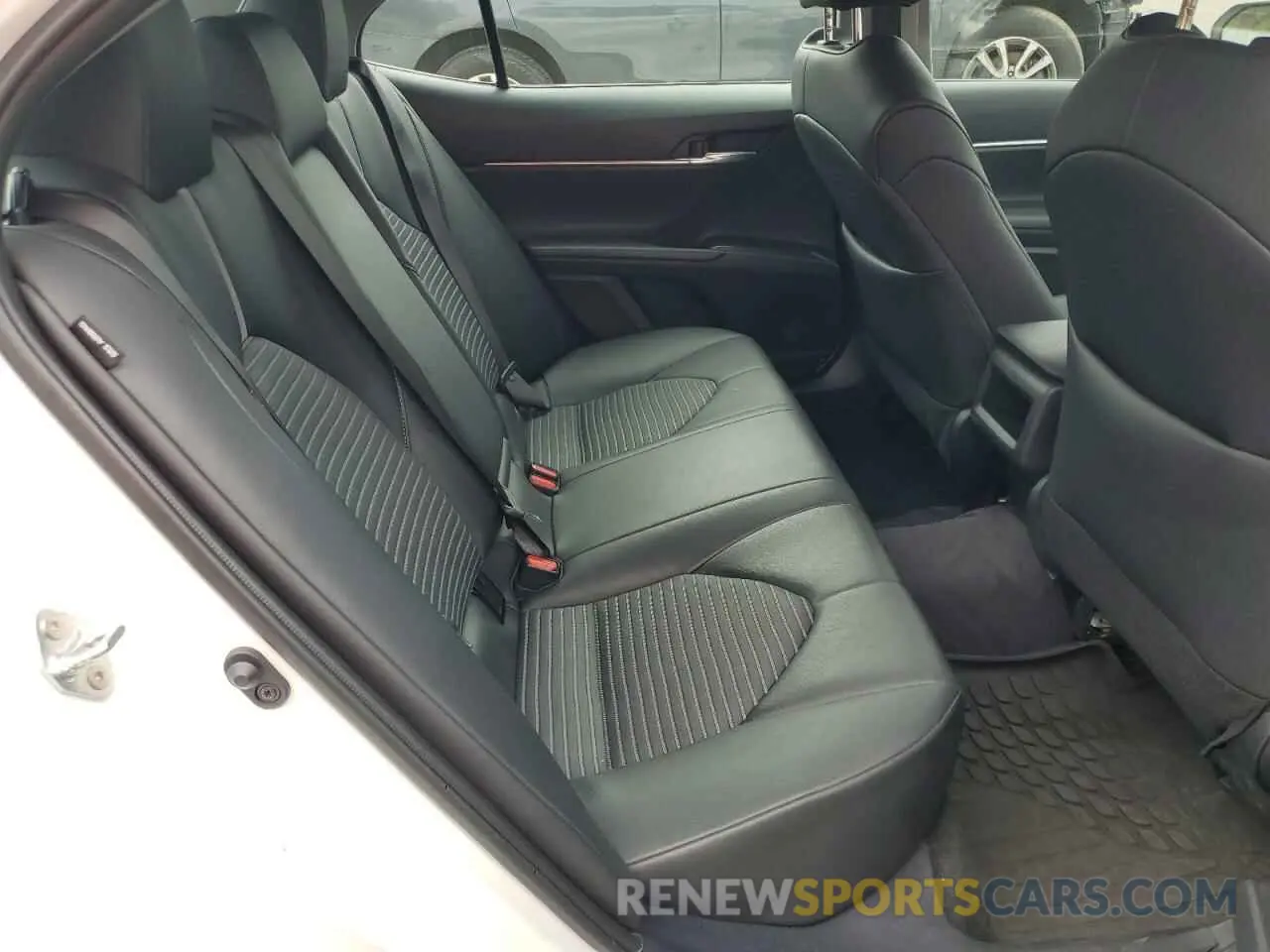 10 fotografías del automóvil dañado 4T1G11AK7RU229178 TOYOTA CAMRY 2024