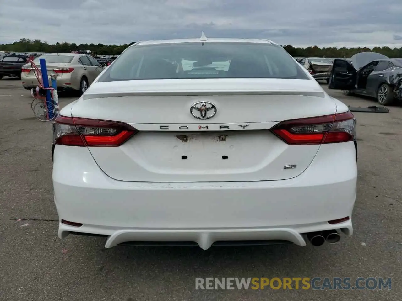 6 fotografías del automóvil dañado 4T1G11AK7RU229178 TOYOTA CAMRY 2024