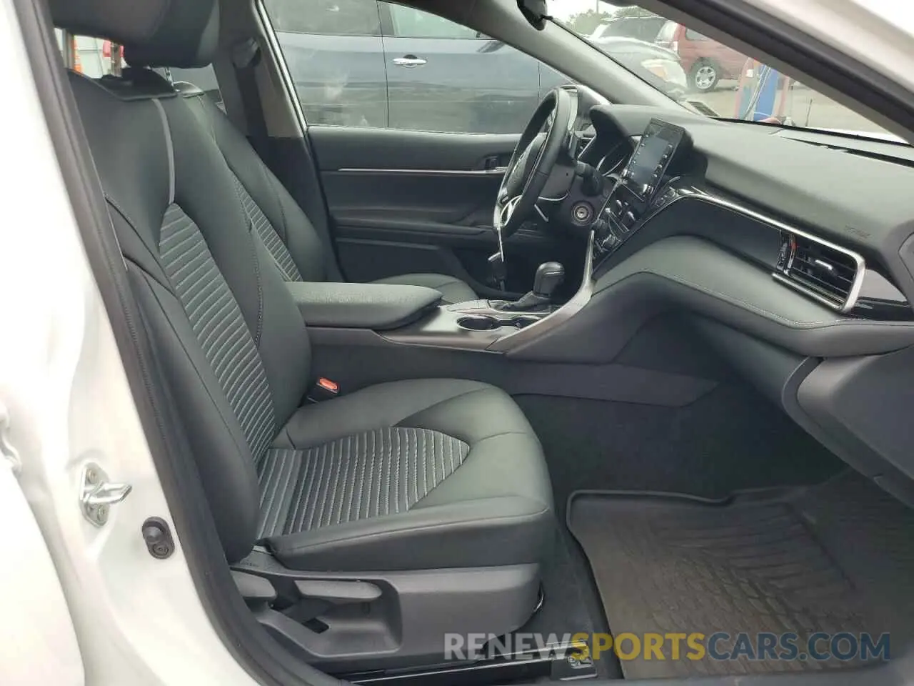 7 fotografías del automóvil dañado 4T1G11AK7RU229178 TOYOTA CAMRY 2024