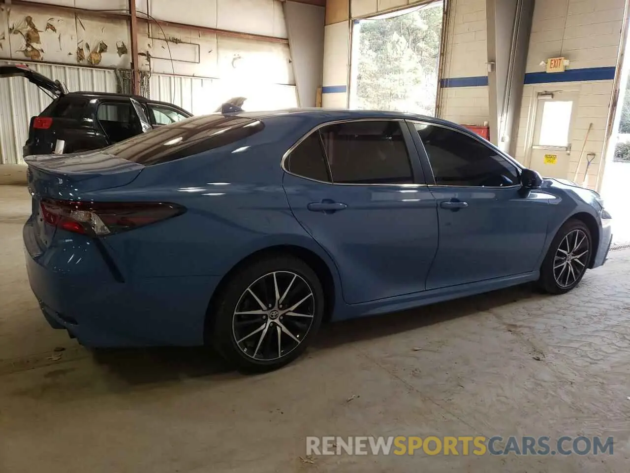 3 fotografías del automóvil dañado 4T1G11AK7RU258650 TOYOTA CAMRY 2024