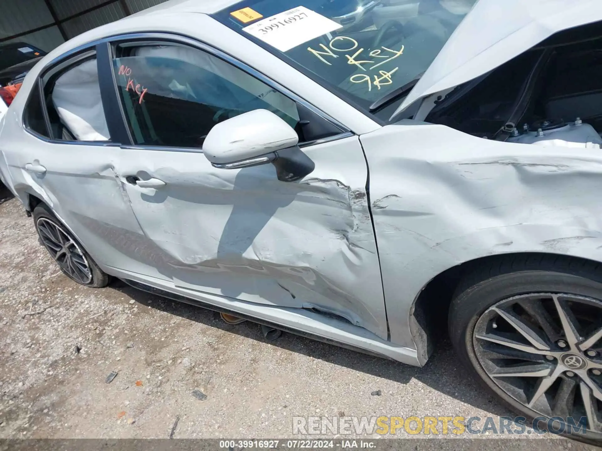 13 fotografías del automóvil dañado 4T1G11AK7RU261323 TOYOTA CAMRY 2024