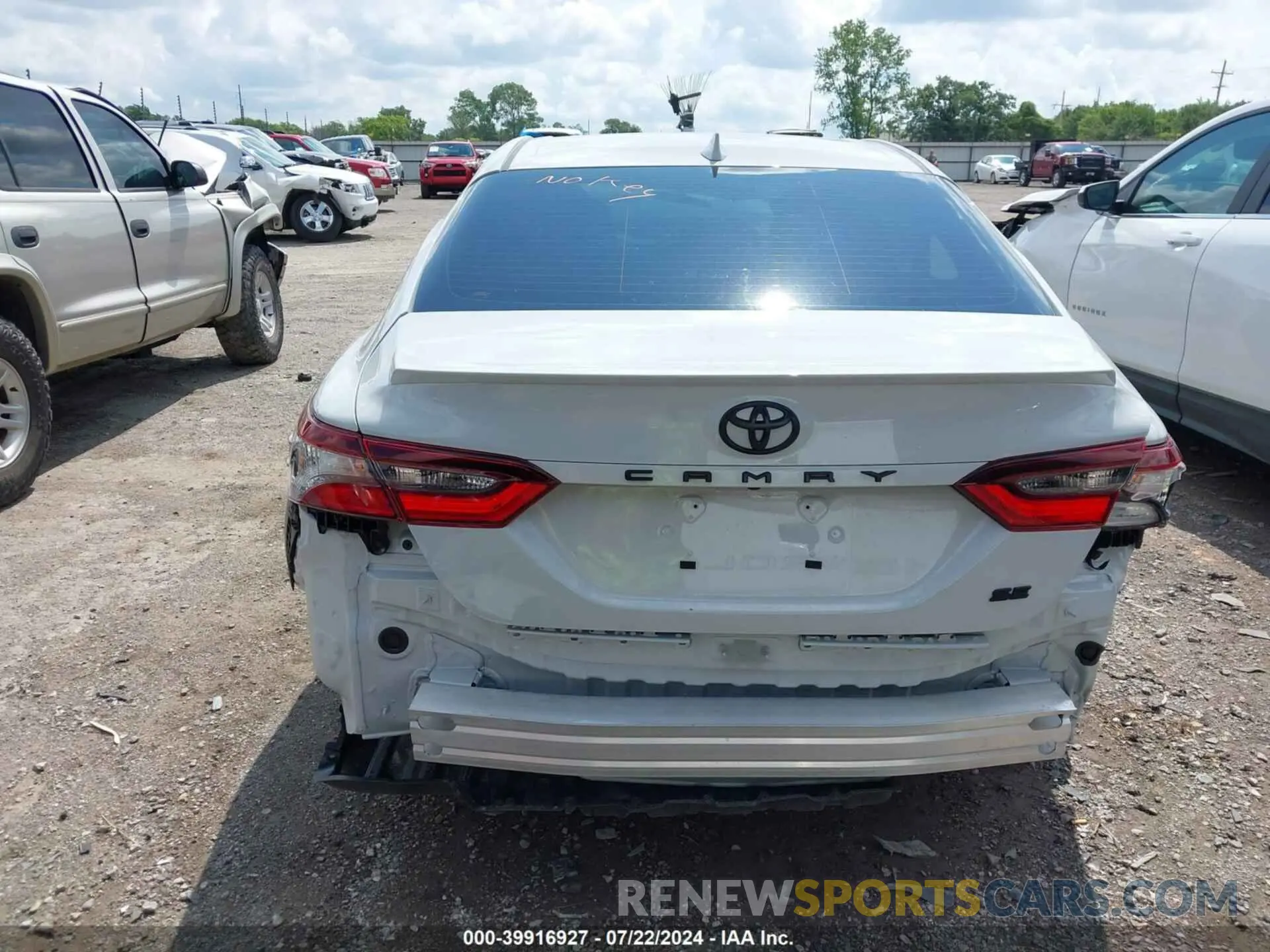 16 fotografías del automóvil dañado 4T1G11AK7RU261323 TOYOTA CAMRY 2024