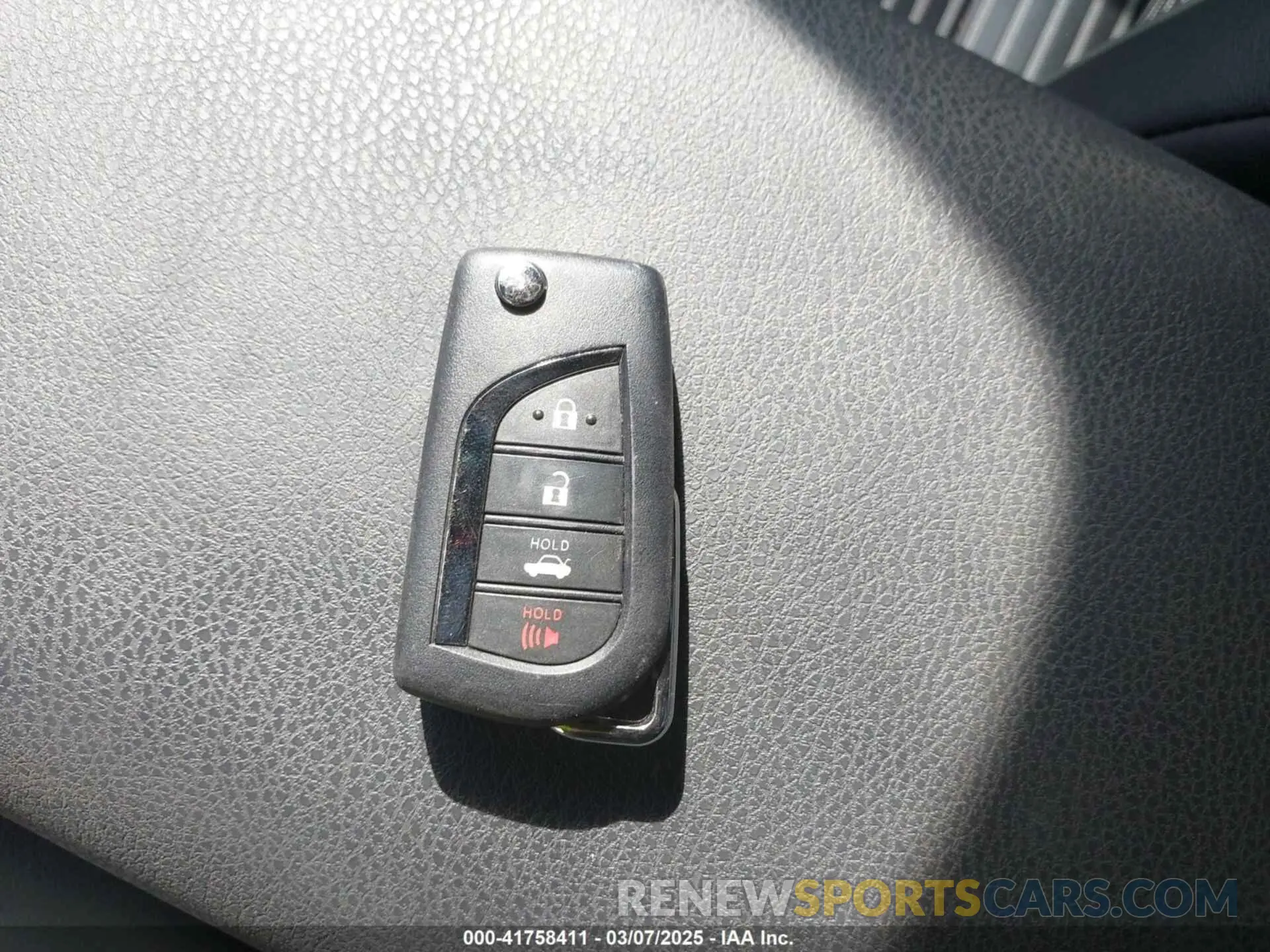 11 fotografías del automóvil dañado 4T1G11AK7RU261905 TOYOTA CAMRY 2024