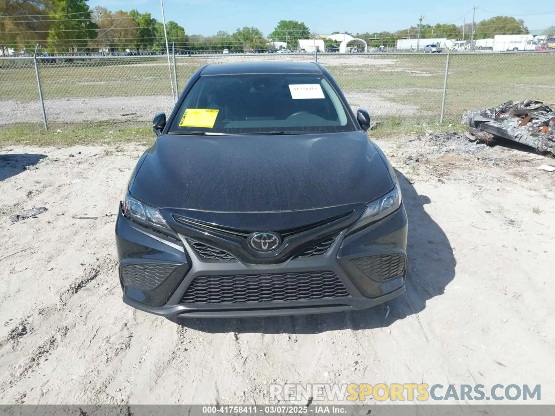 12 fotografías del automóvil dañado 4T1G11AK7RU261905 TOYOTA CAMRY 2024