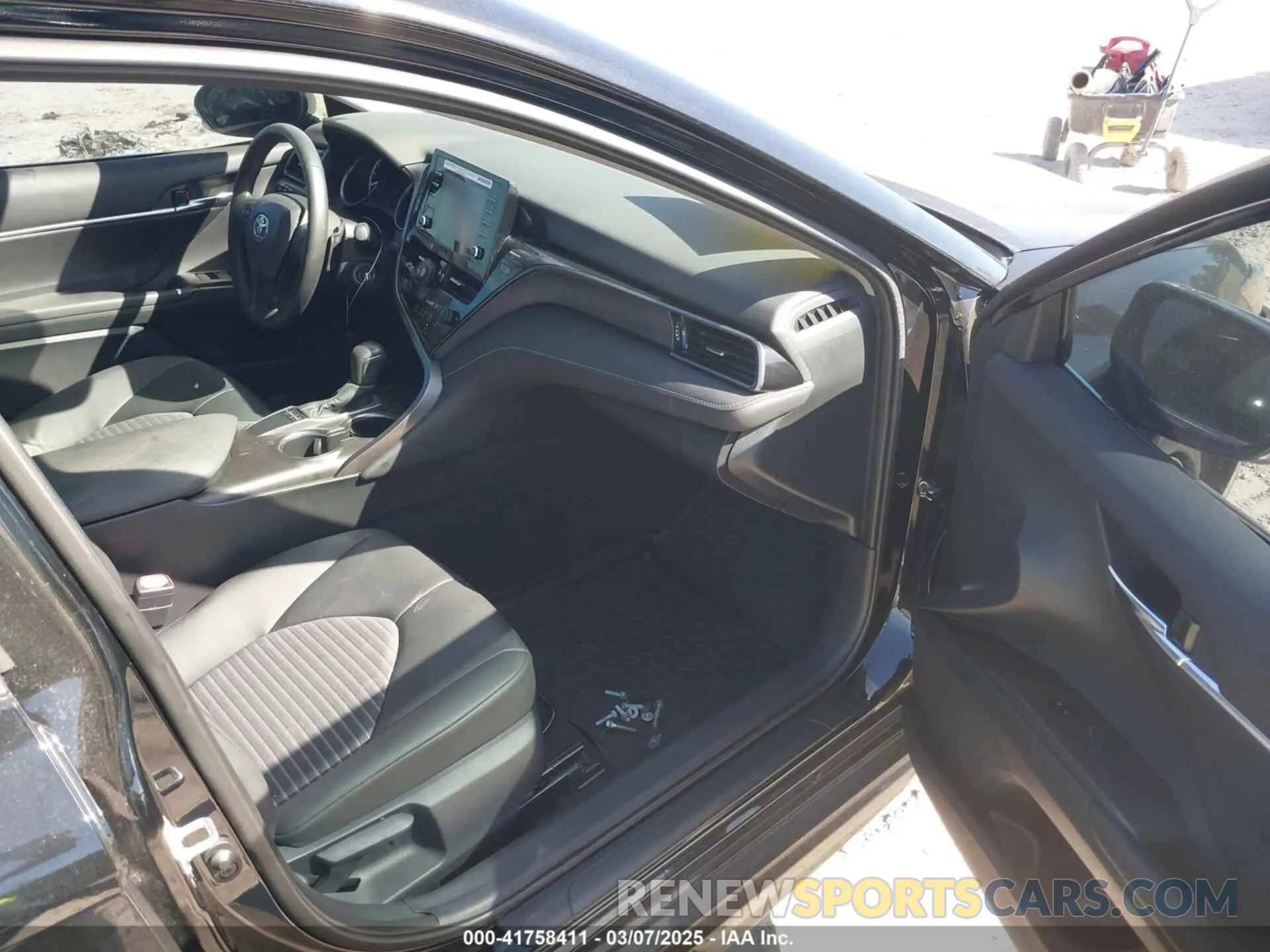 5 fotografías del automóvil dañado 4T1G11AK7RU261905 TOYOTA CAMRY 2024