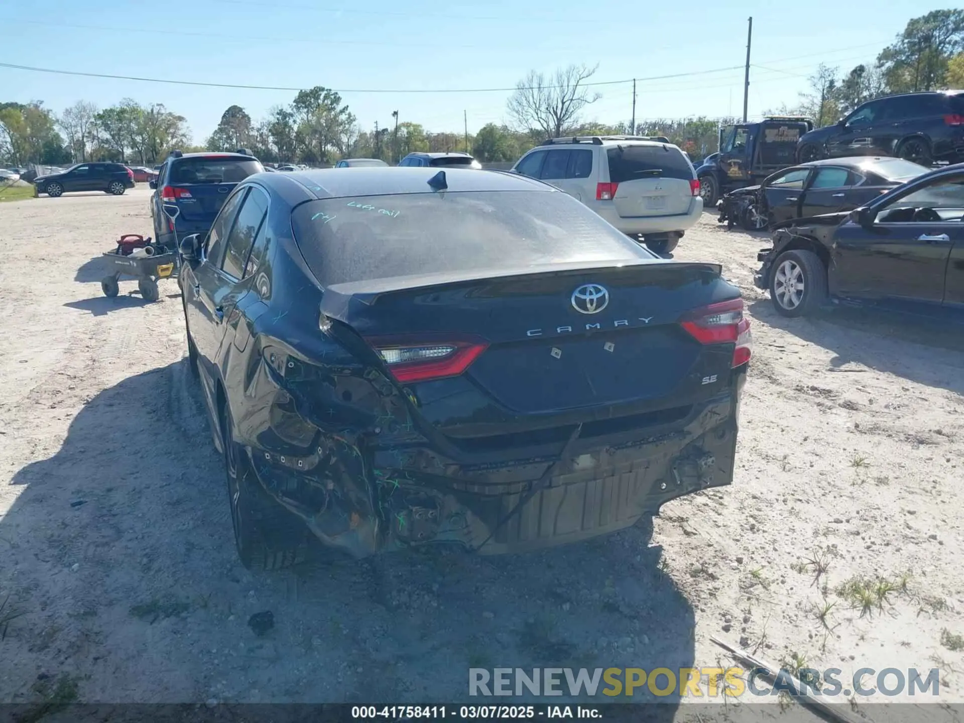 6 fotografías del automóvil dañado 4T1G11AK7RU261905 TOYOTA CAMRY 2024