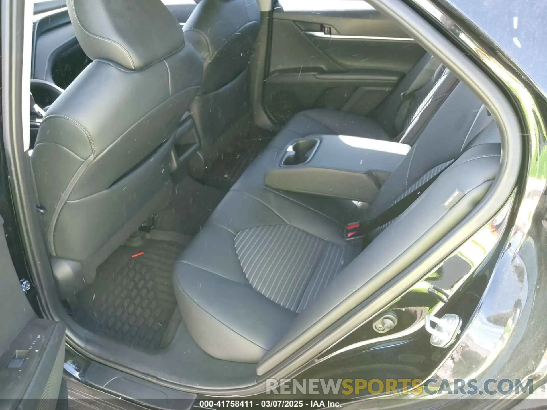 8 fotografías del automóvil dañado 4T1G11AK7RU261905 TOYOTA CAMRY 2024