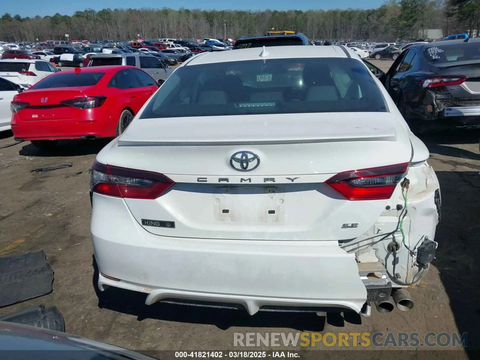 16 fotografías del automóvil dañado 4T1G11AK7RU860366 TOYOTA CAMRY 2024