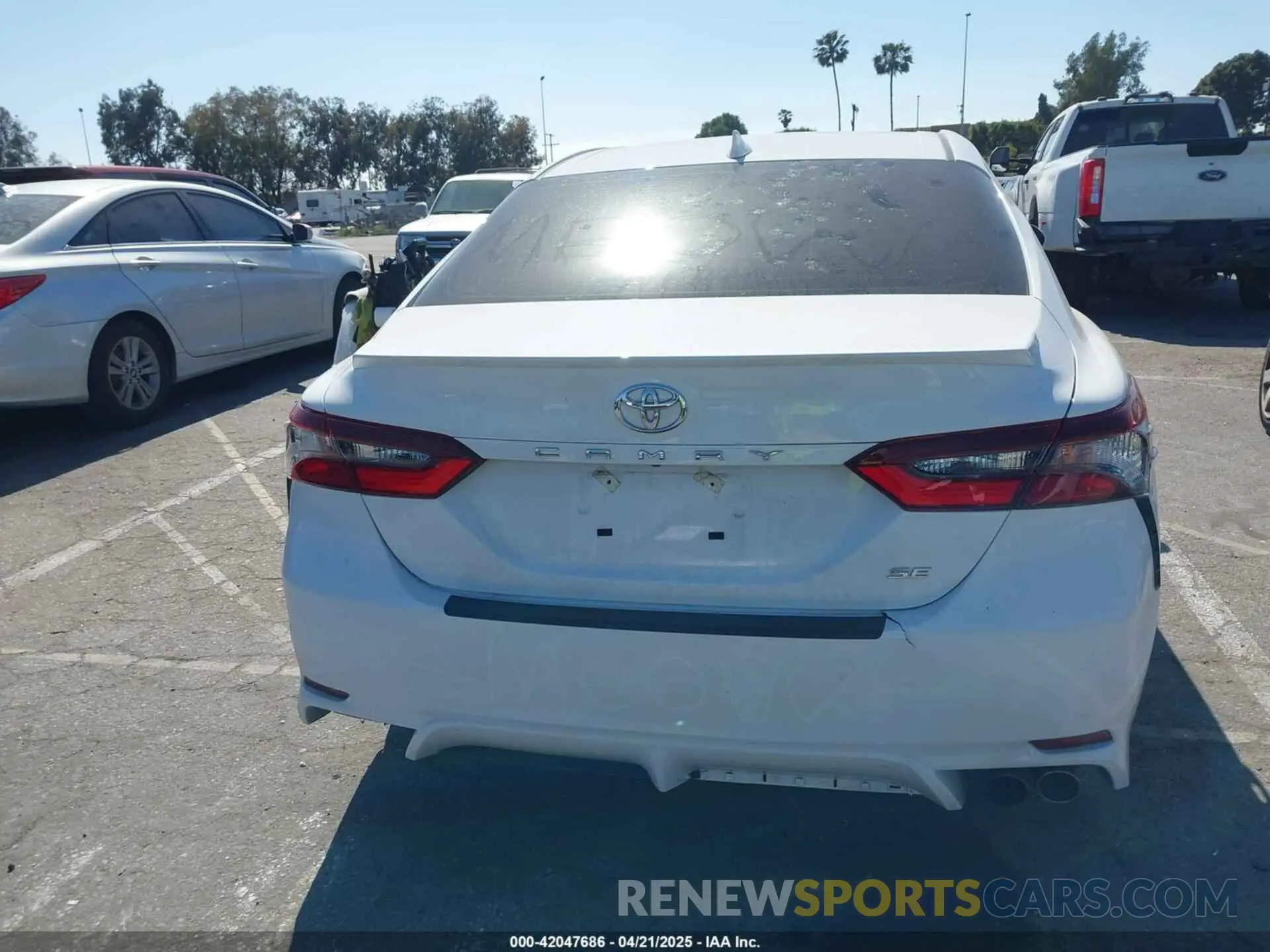 16 fotografías del automóvil dañado 4T1G11AK7RU861789 TOYOTA CAMRY 2024