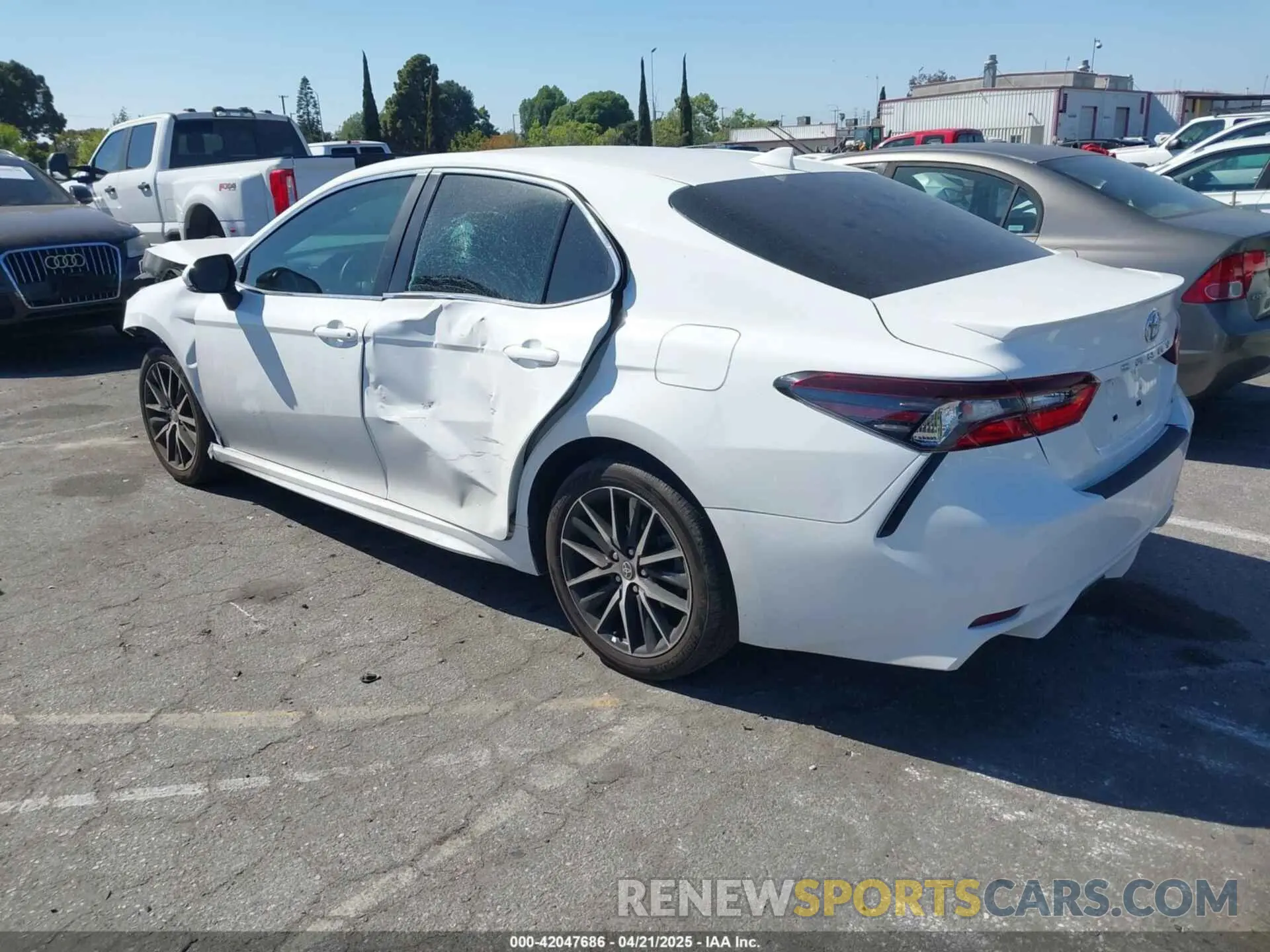 3 fotografías del automóvil dañado 4T1G11AK7RU861789 TOYOTA CAMRY 2024