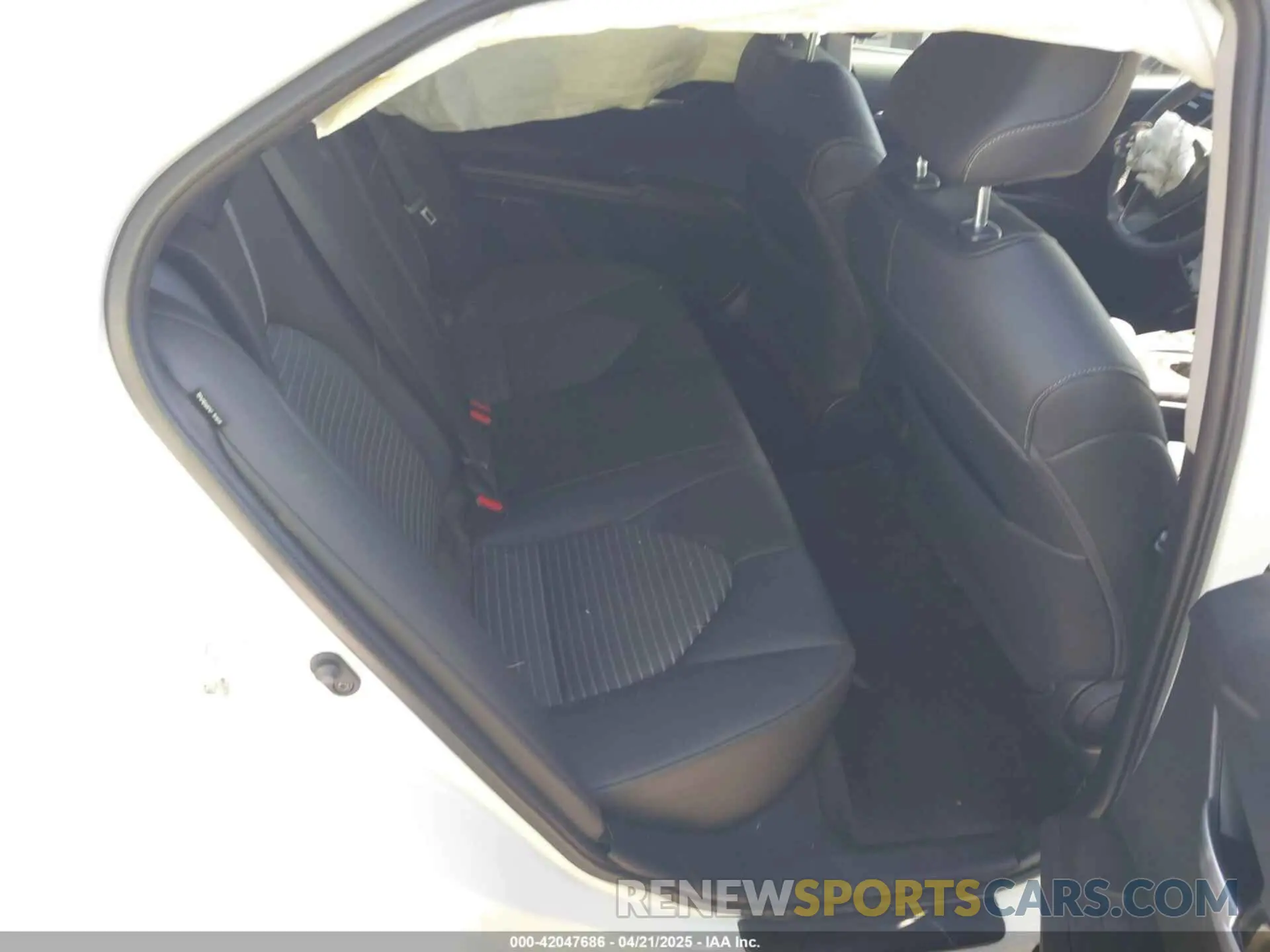 8 fotografías del automóvil dañado 4T1G11AK7RU861789 TOYOTA CAMRY 2024