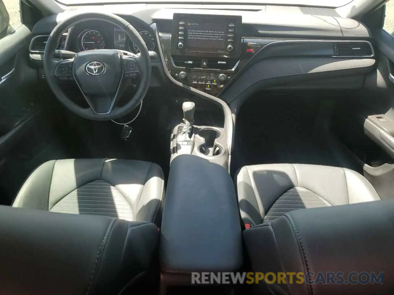 8 fotografías del automóvil dañado 4T1G11AK7RU875613 TOYOTA CAMRY 2024