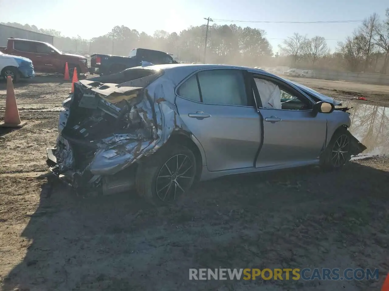 3 fotografías del automóvil dañado 4T1G11AK7RU909999 TOYOTA CAMRY 2024