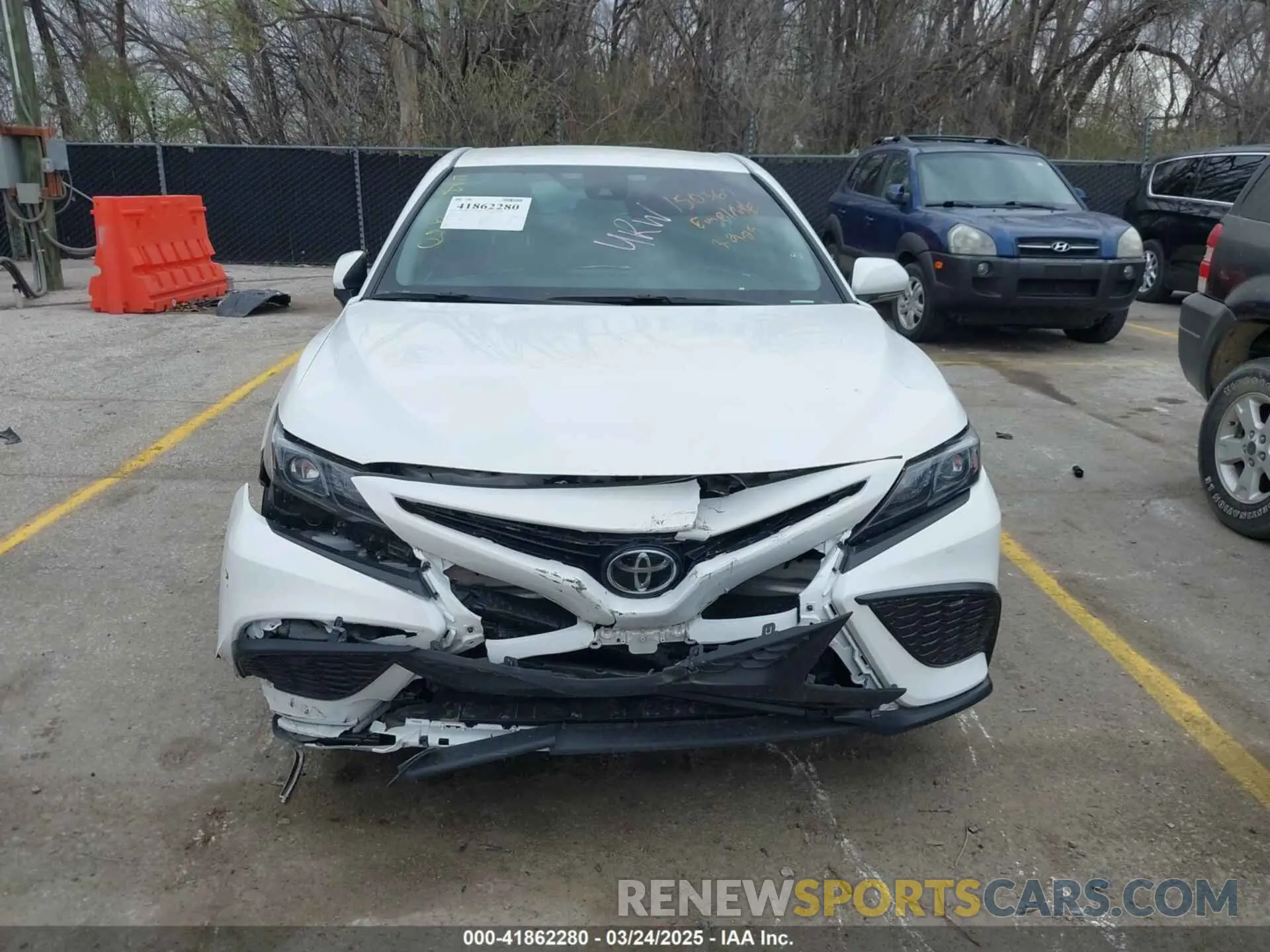 12 fotografías del automóvil dañado 4T1G11AK7RU911641 TOYOTA CAMRY 2024