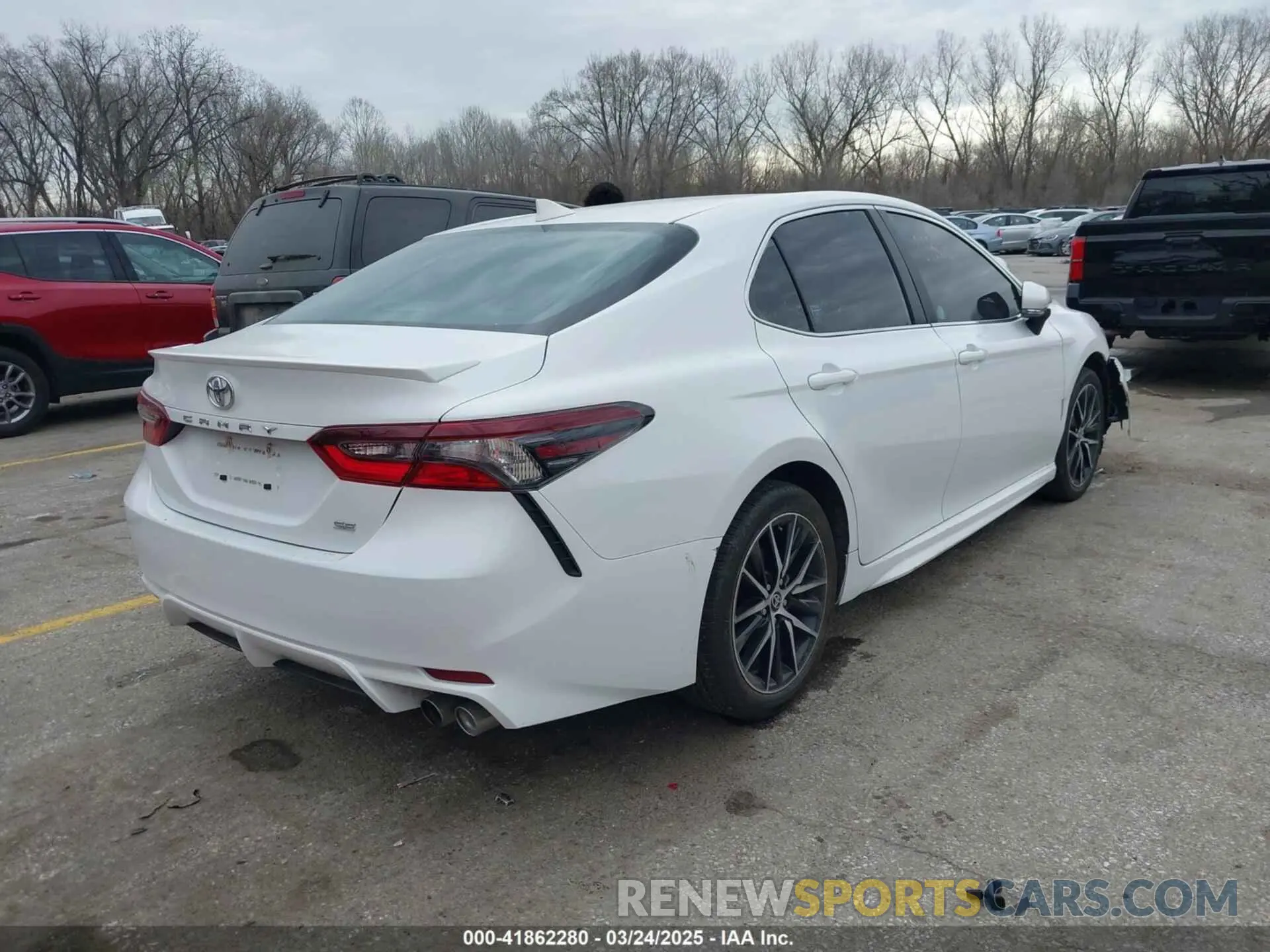 4 fotografías del automóvil dañado 4T1G11AK7RU911641 TOYOTA CAMRY 2024