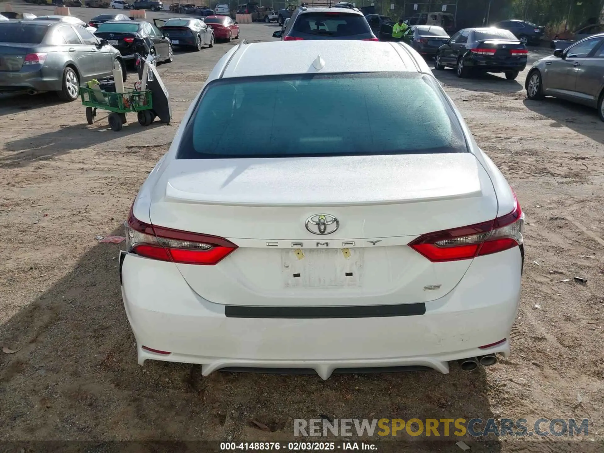 16 fotografías del automóvil dañado 4T1G11AK7RU921411 TOYOTA CAMRY 2024