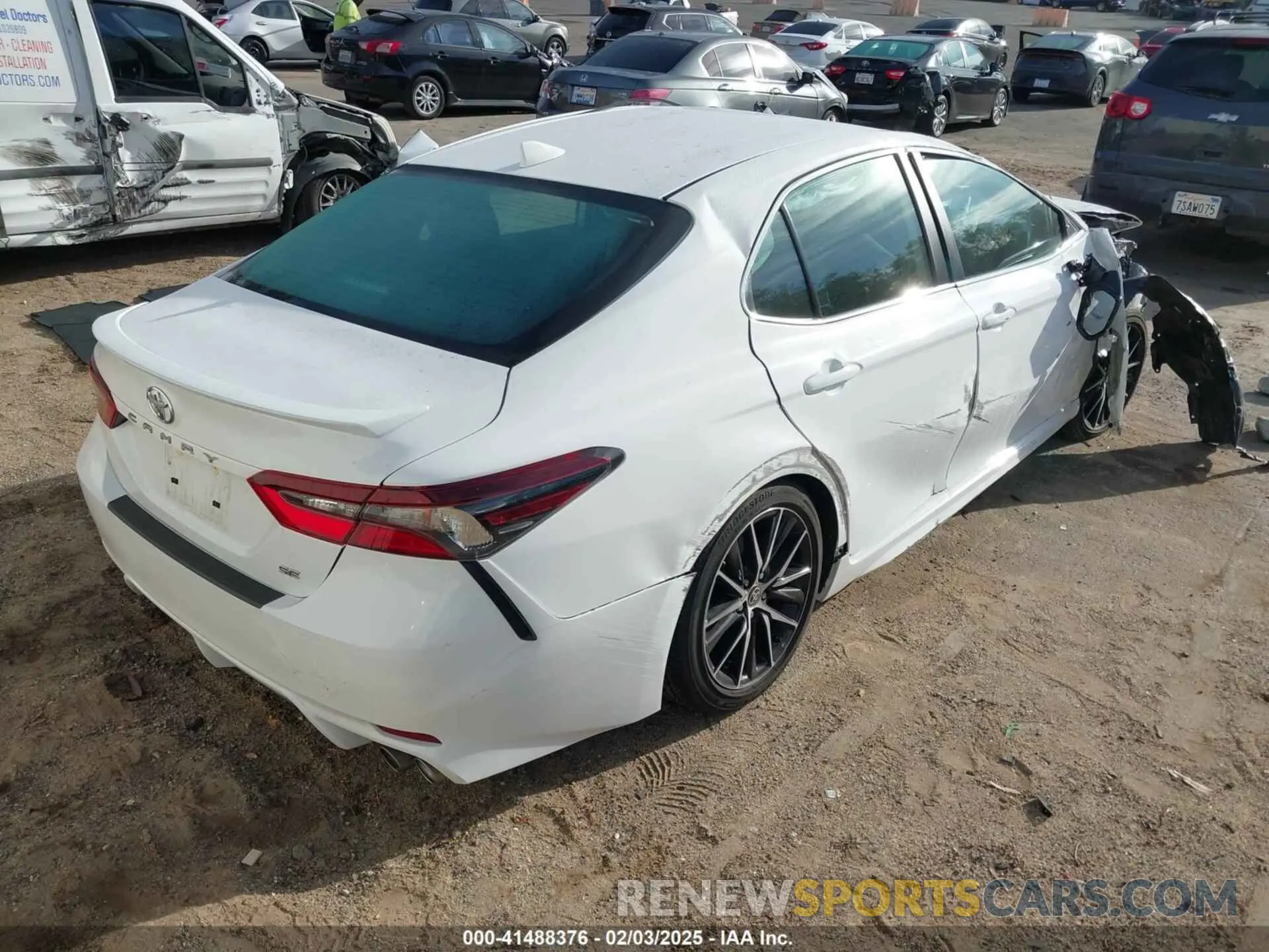 4 fotografías del automóvil dañado 4T1G11AK7RU921411 TOYOTA CAMRY 2024