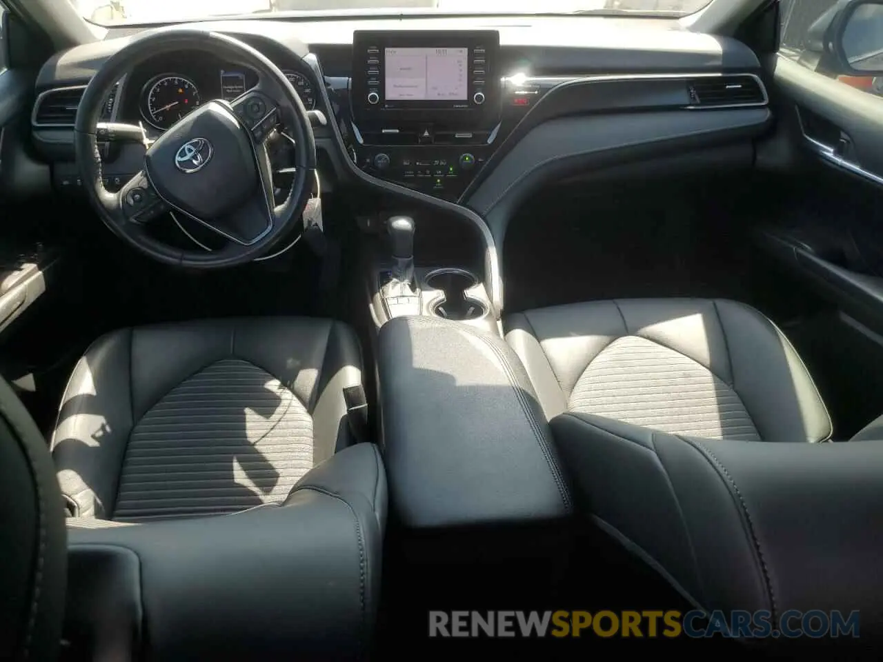 8 fotografías del automóvil dañado 4T1G11AK8RU188978 TOYOTA CAMRY 2024