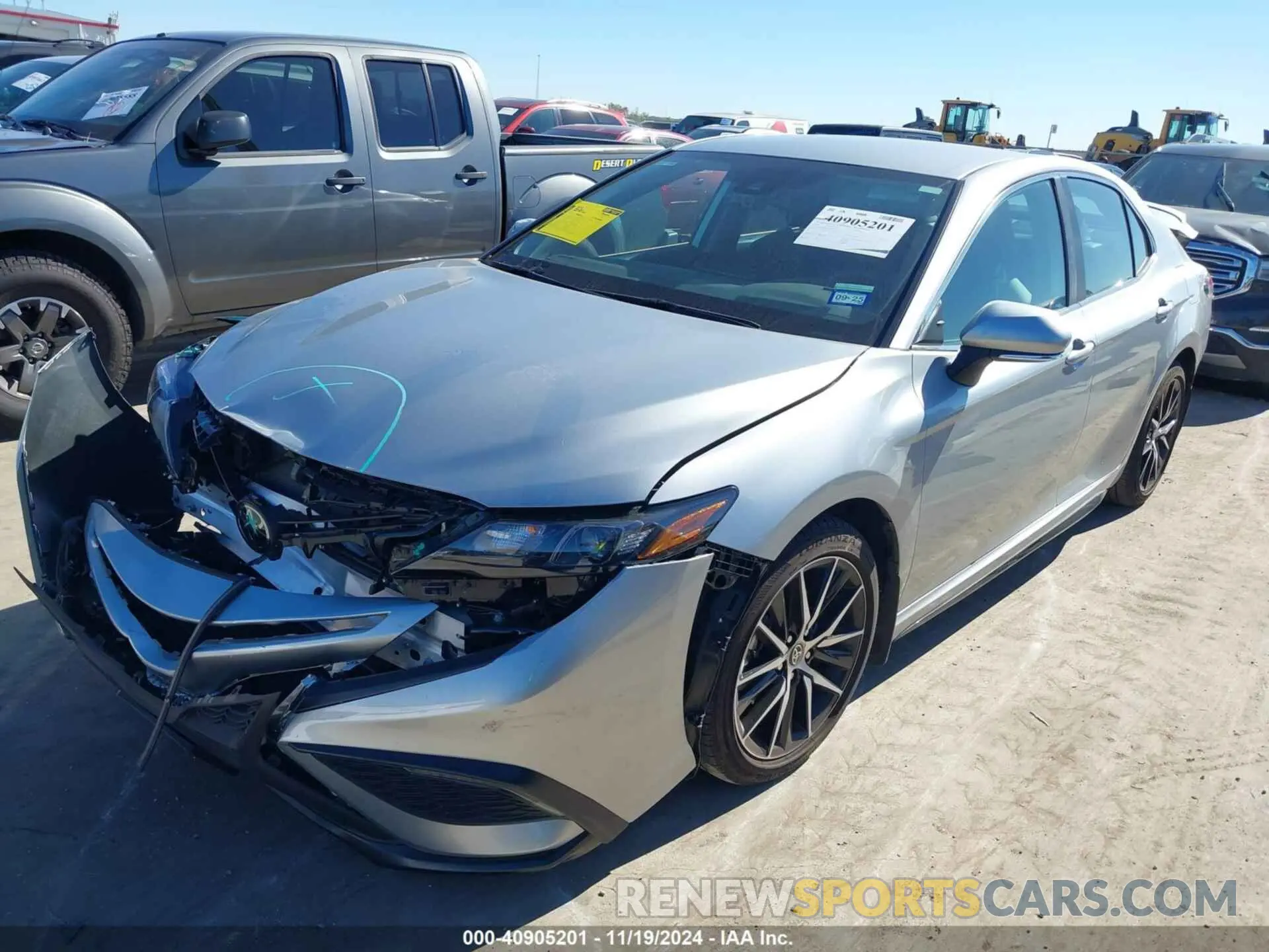 2 fotografías del automóvil dañado 4T1G11AK8RU195672 TOYOTA CAMRY 2024
