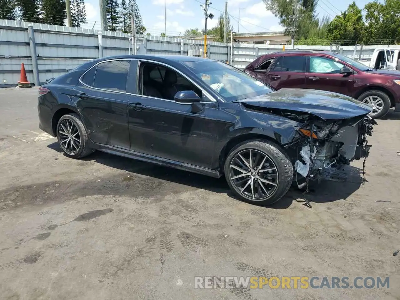 4 fotografías del automóvil dañado 4T1G11AK8RU202958 TOYOTA CAMRY 2024