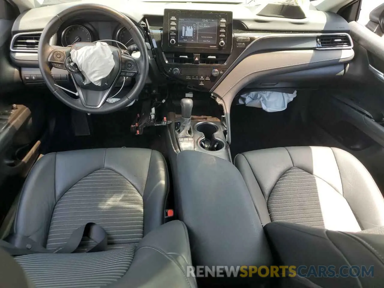 8 fotografías del automóvil dañado 4T1G11AK8RU202958 TOYOTA CAMRY 2024