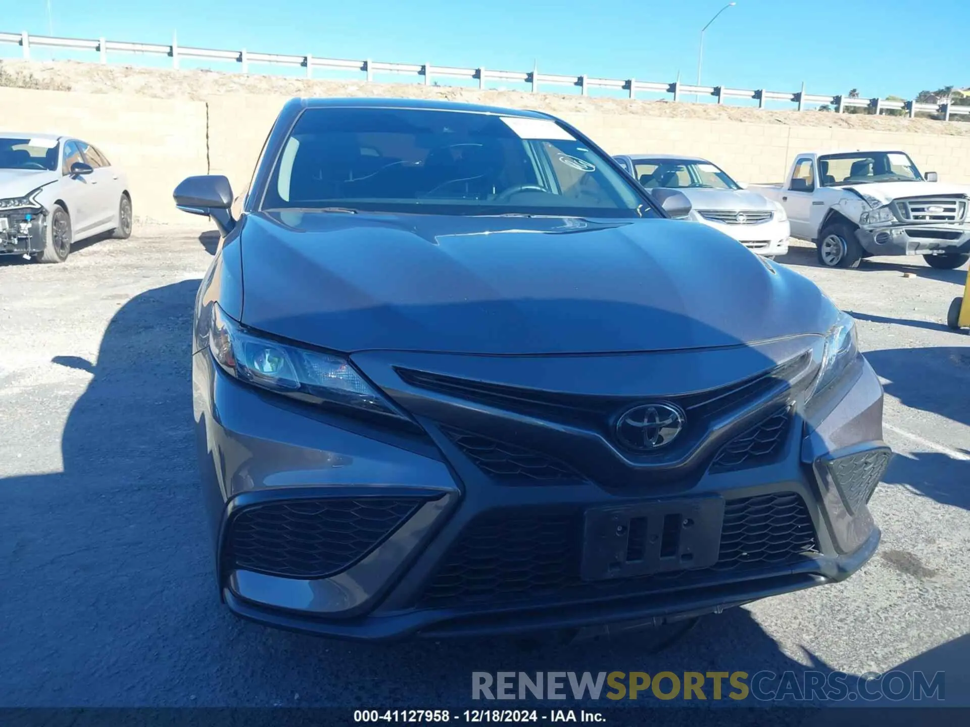 12 fotografías del automóvil dañado 4T1G11AK8RU203186 TOYOTA CAMRY 2024
