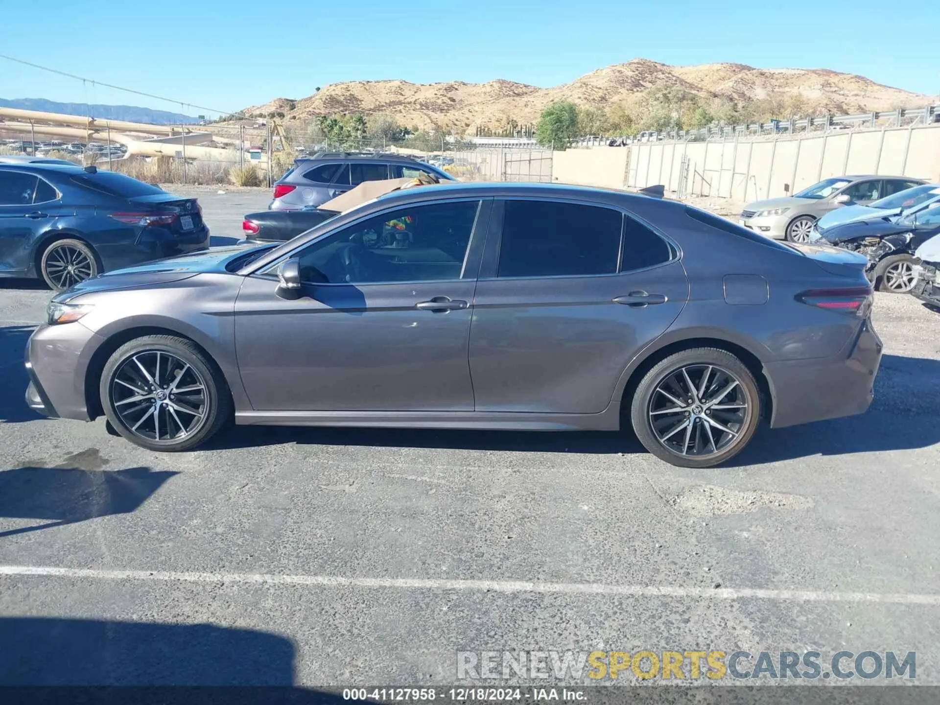 14 fotografías del automóvil dañado 4T1G11AK8RU203186 TOYOTA CAMRY 2024