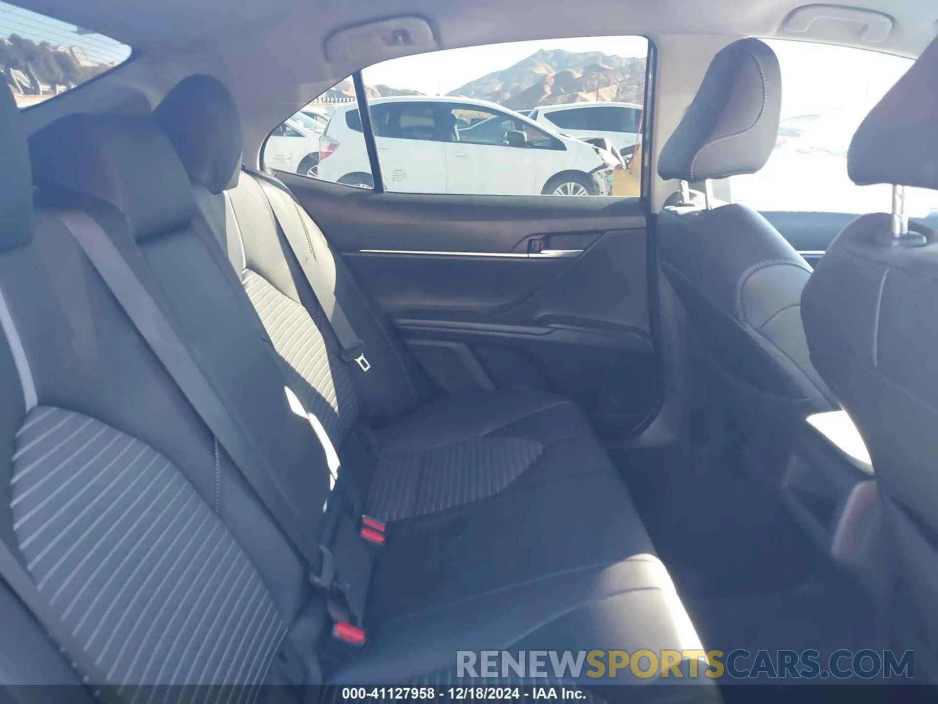 8 fotografías del automóvil dañado 4T1G11AK8RU203186 TOYOTA CAMRY 2024
