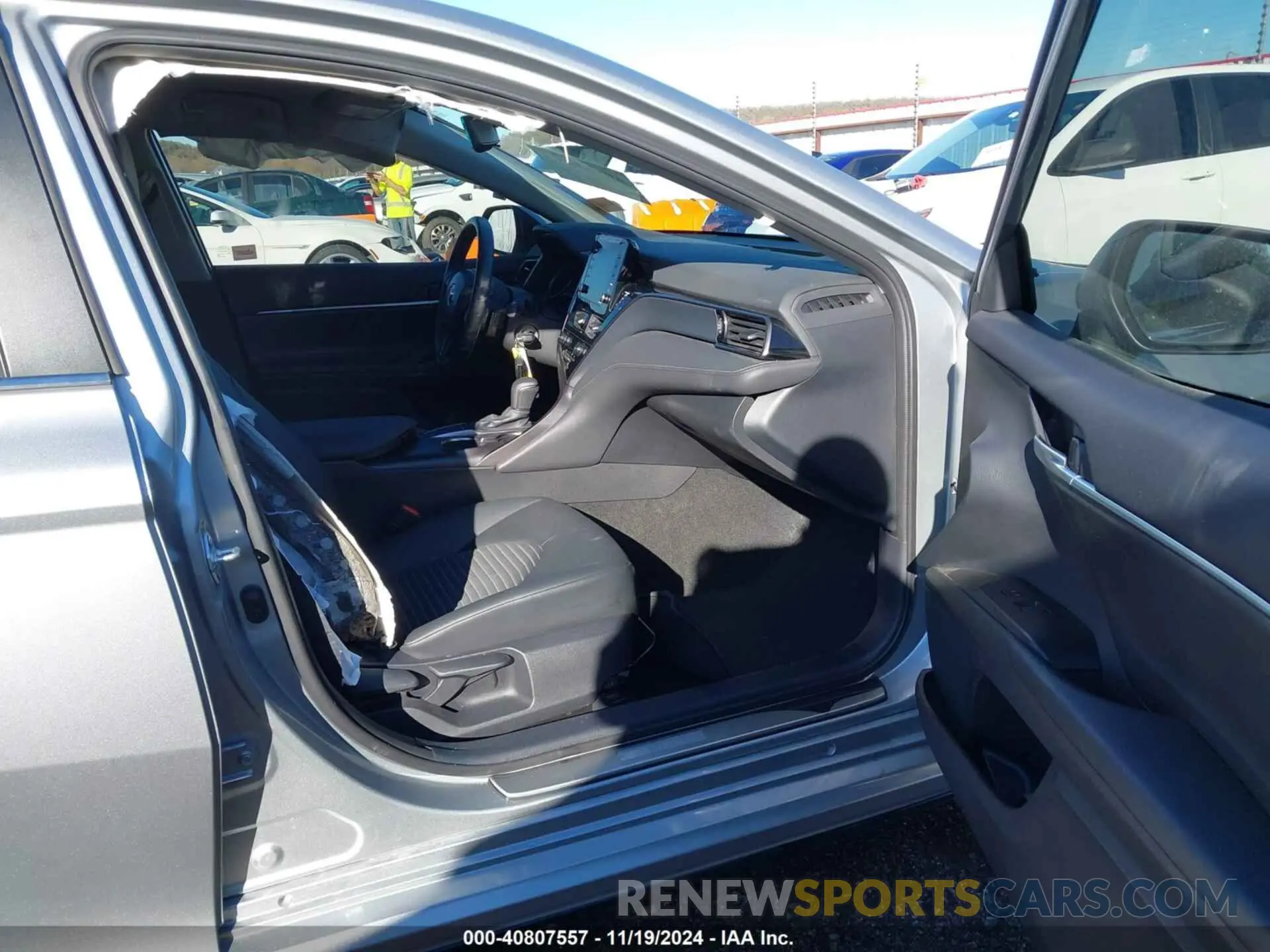5 fotografías del automóvil dañado 4T1G11AK8RU208016 TOYOTA CAMRY 2024