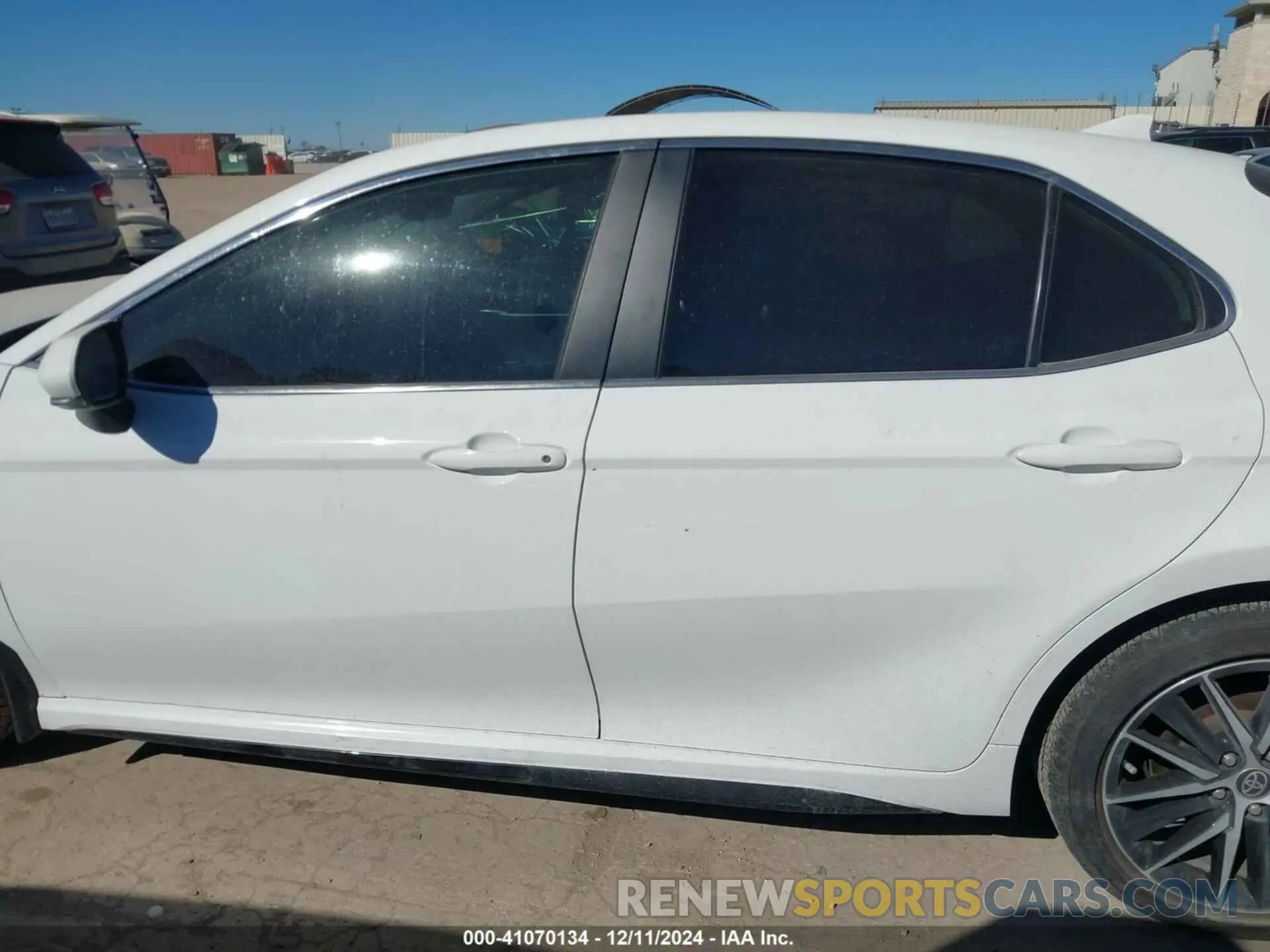14 fotografías del automóvil dañado 4T1G11AK8RU220294 TOYOTA CAMRY 2024