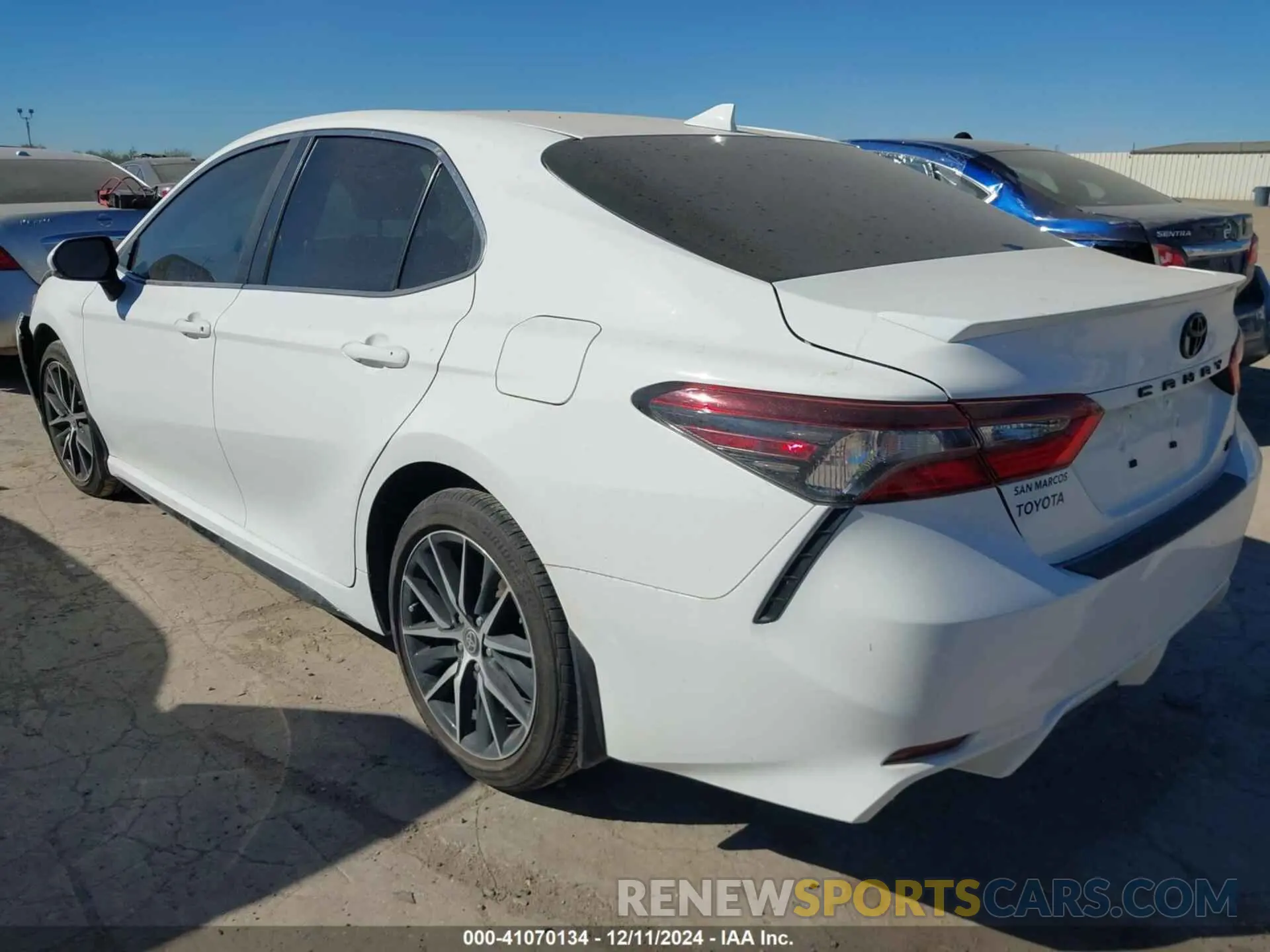 3 fotografías del automóvil dañado 4T1G11AK8RU220294 TOYOTA CAMRY 2024