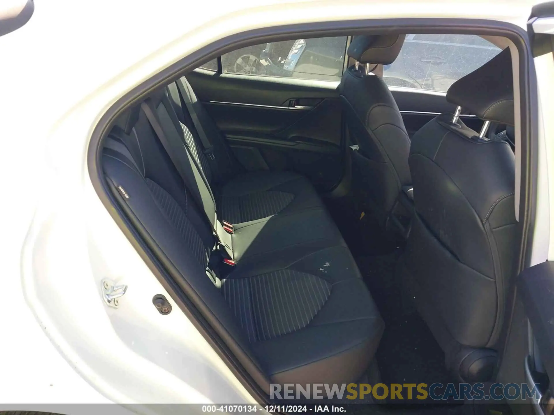 8 fotografías del automóvil dañado 4T1G11AK8RU220294 TOYOTA CAMRY 2024
